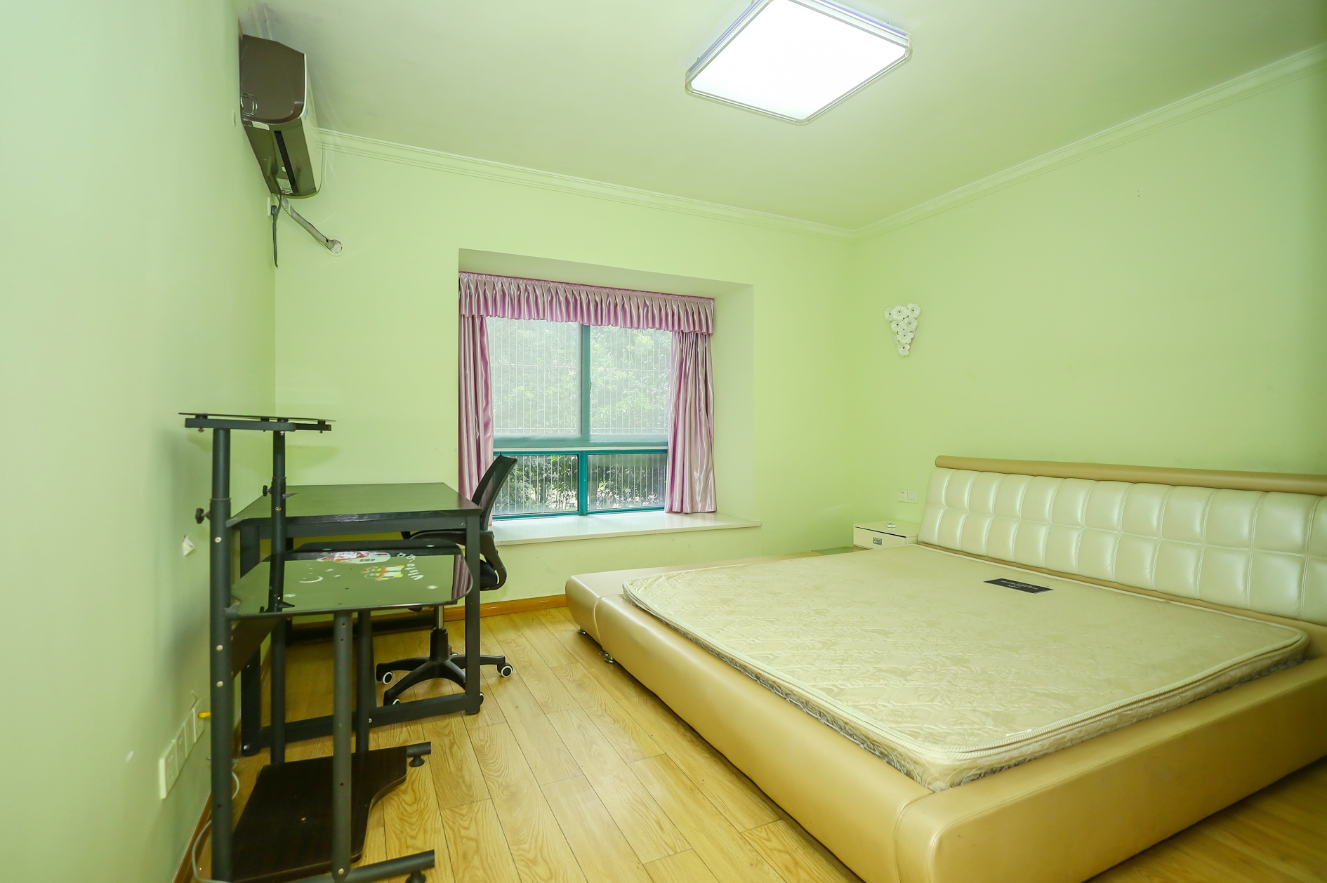 蝴蝶谷 3室2厅2卫 85.0万 蝴蝶谷 3室2厅2卫 85.0万卧室