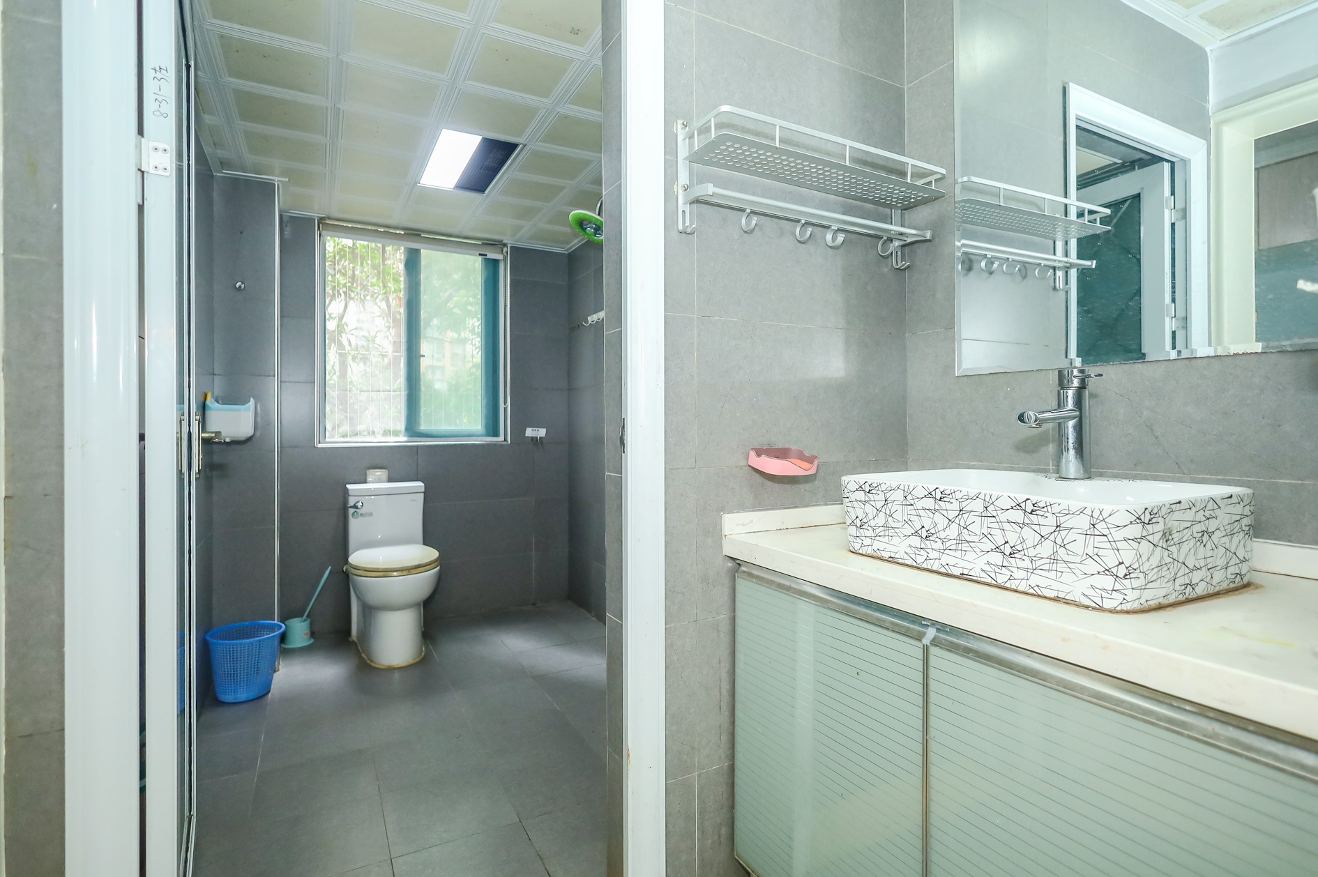 蝴蝶谷 3室2厅2卫 85.0万 蝴蝶谷 3室2厅2卫 85.0万卫生间