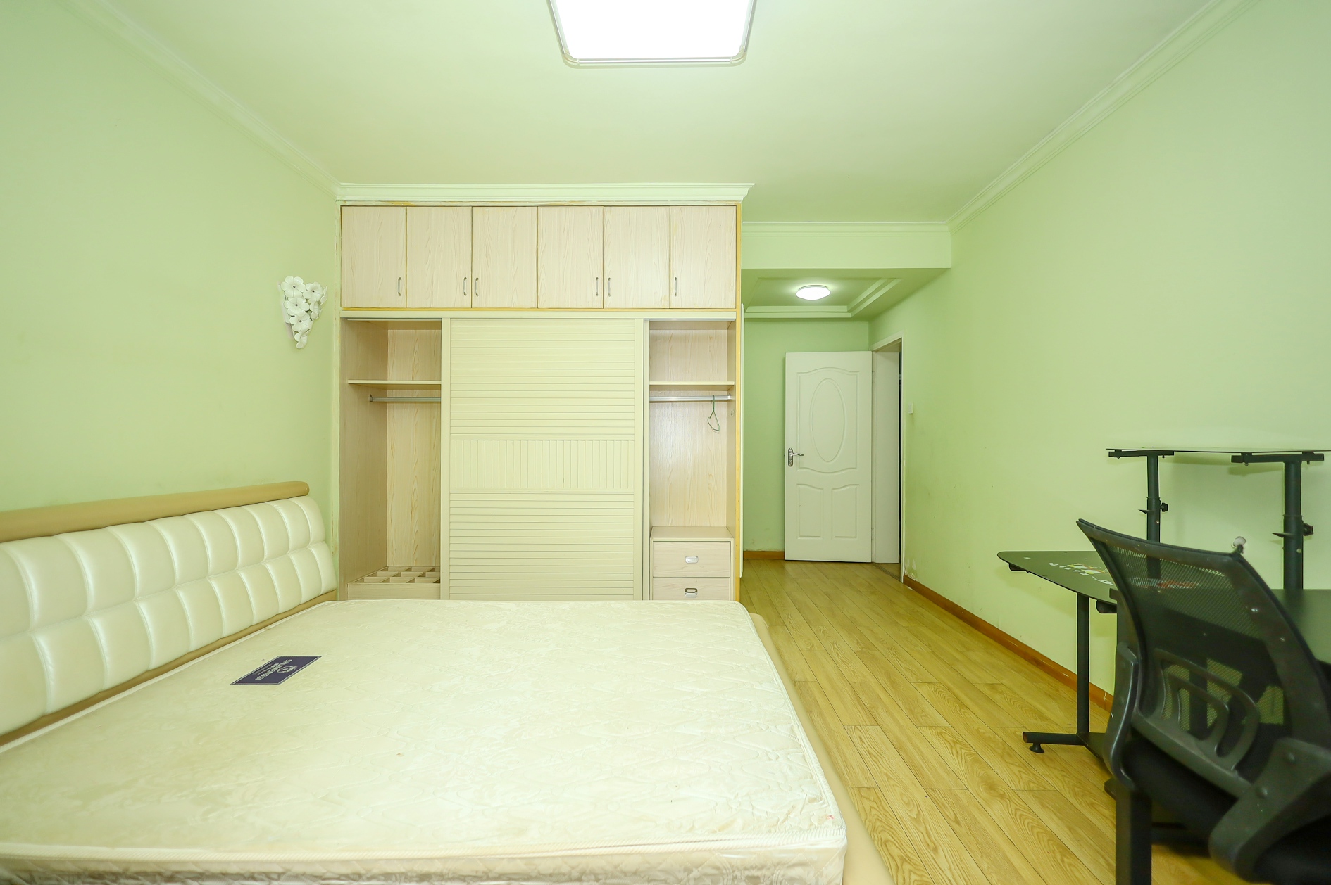 蝴蝶谷 3室2厅2卫 85.0万 蝴蝶谷 3室2厅2卫 85.0万卧室