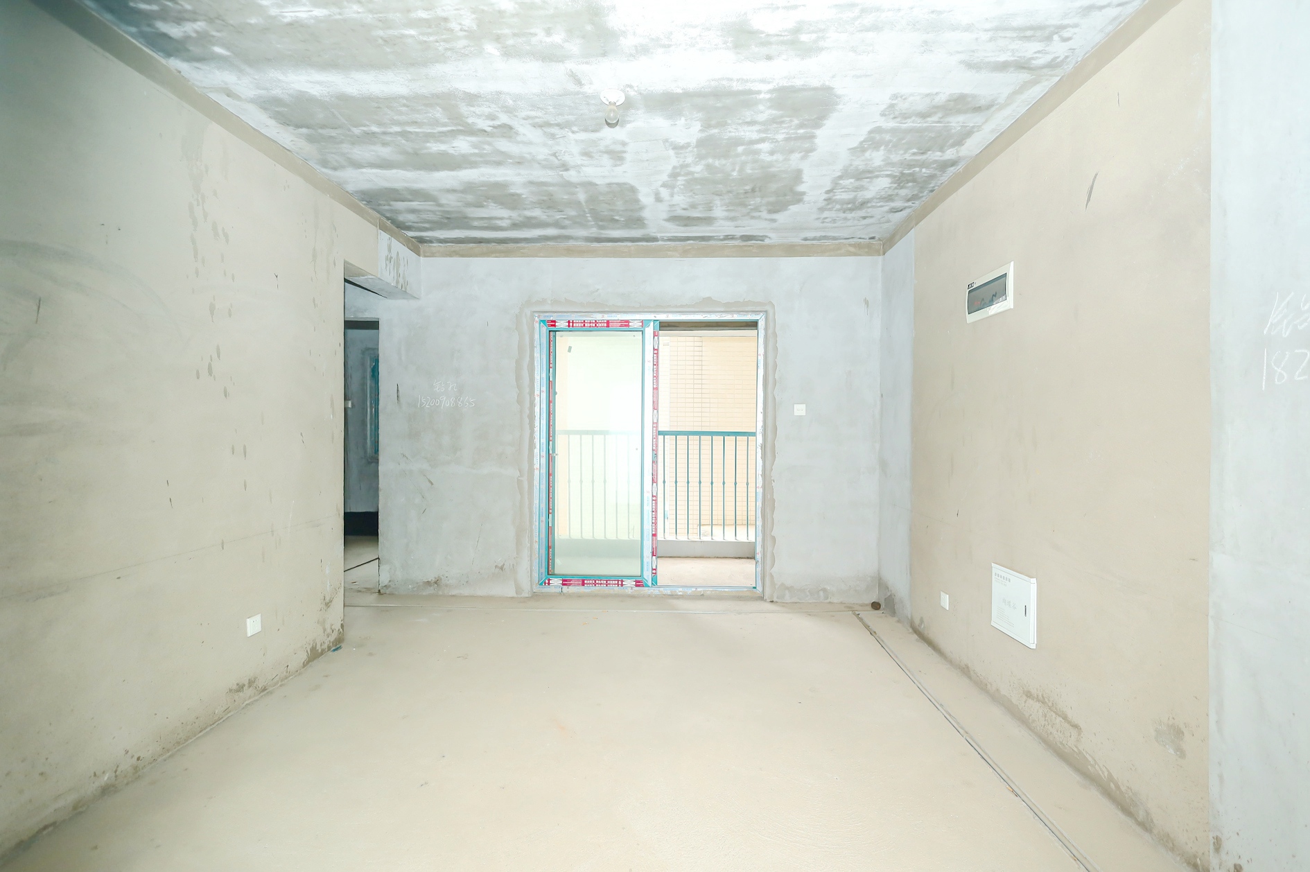 蝴蝶谷 3室2厅2卫 62.0万 蝴蝶谷 3室2厅2卫 62.0万客厅