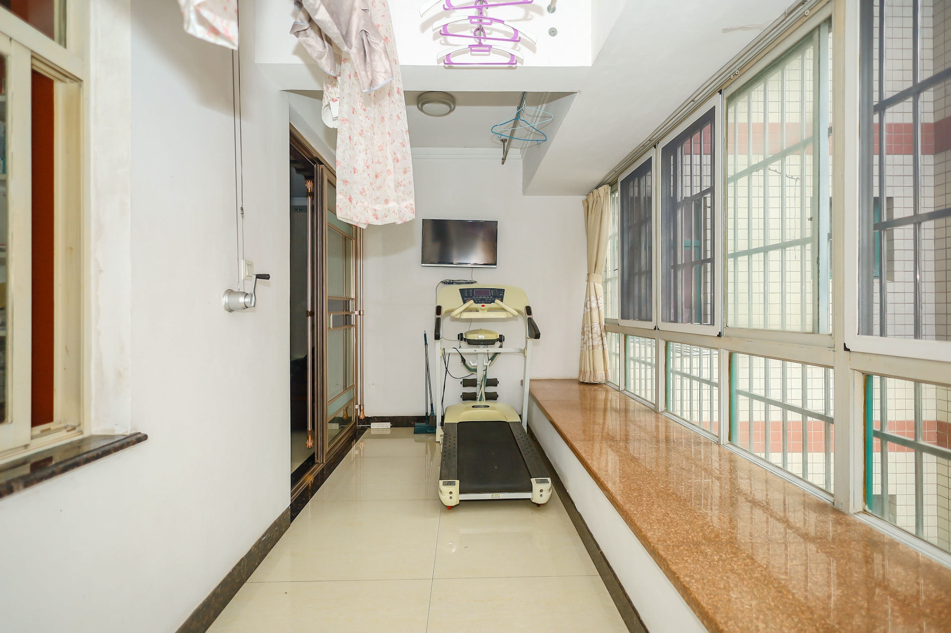 明城公寓  4室2厅2卫    82.5万 明城公寓  4室2厅2卫    82.5万阳台