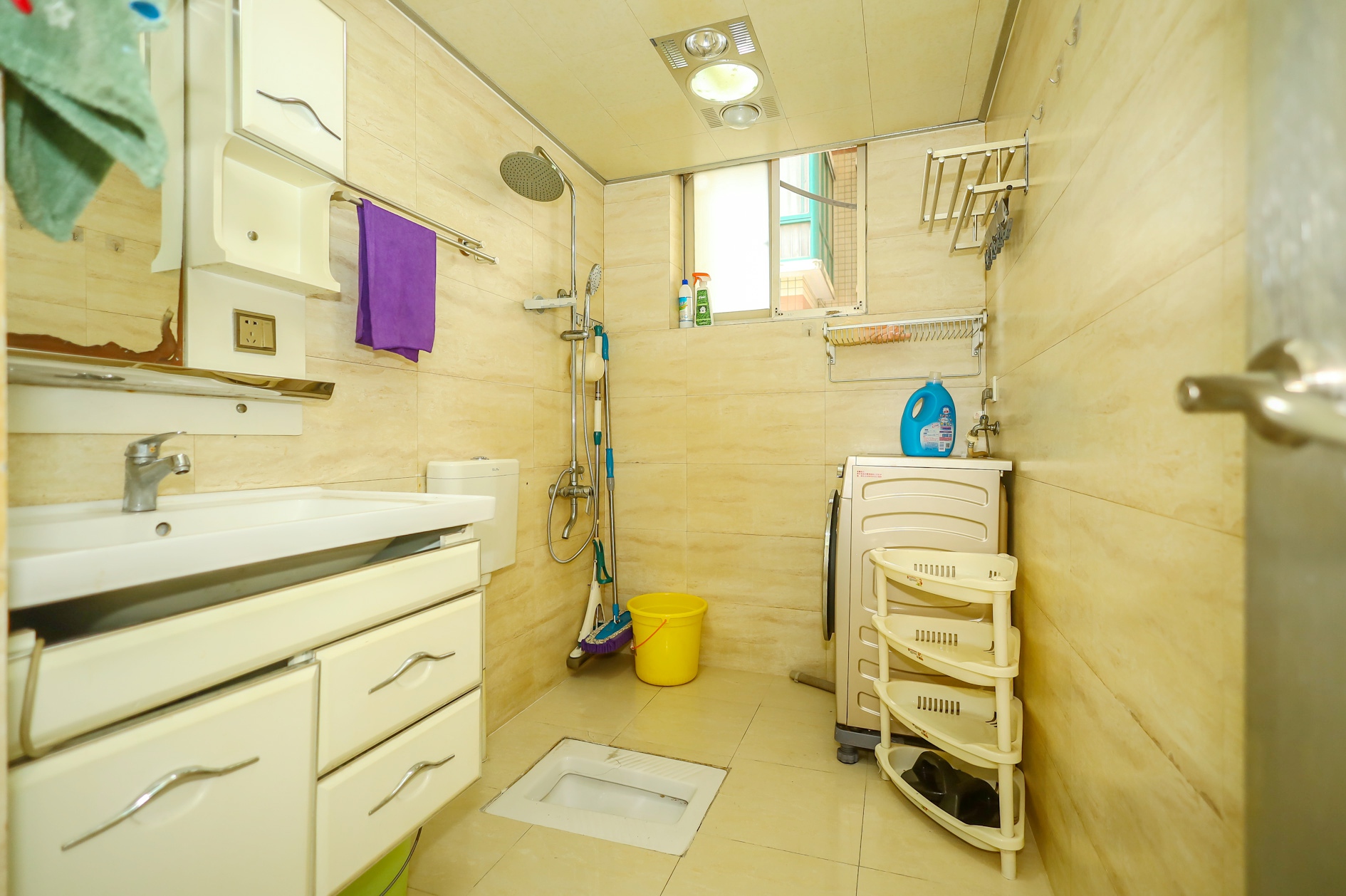 明城公寓  4室2厅2卫    82.5万 明城公寓  4室2厅2卫    82.5万卫生间