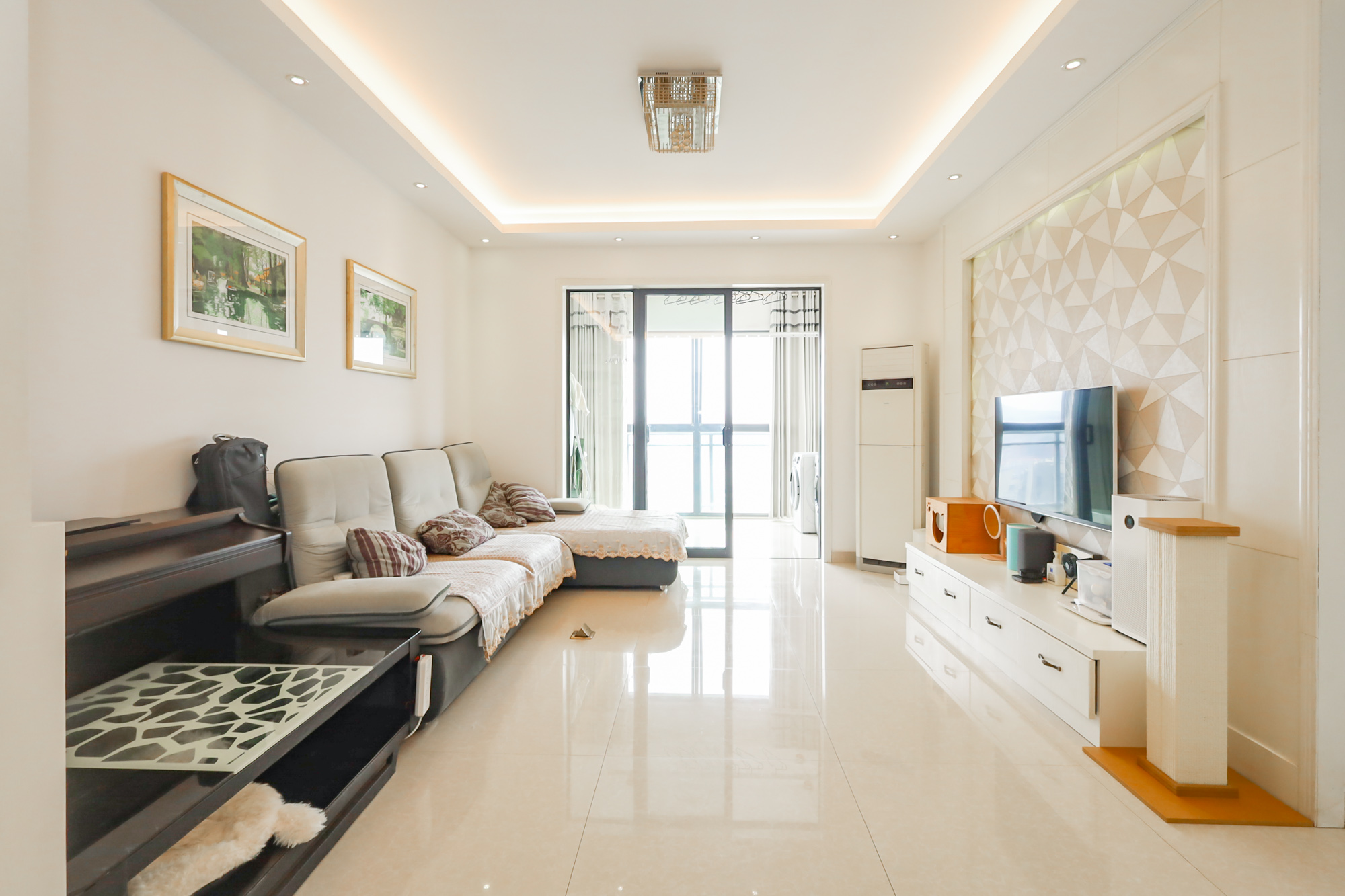 莱茵城  2室2厅1卫    81.0万客厅