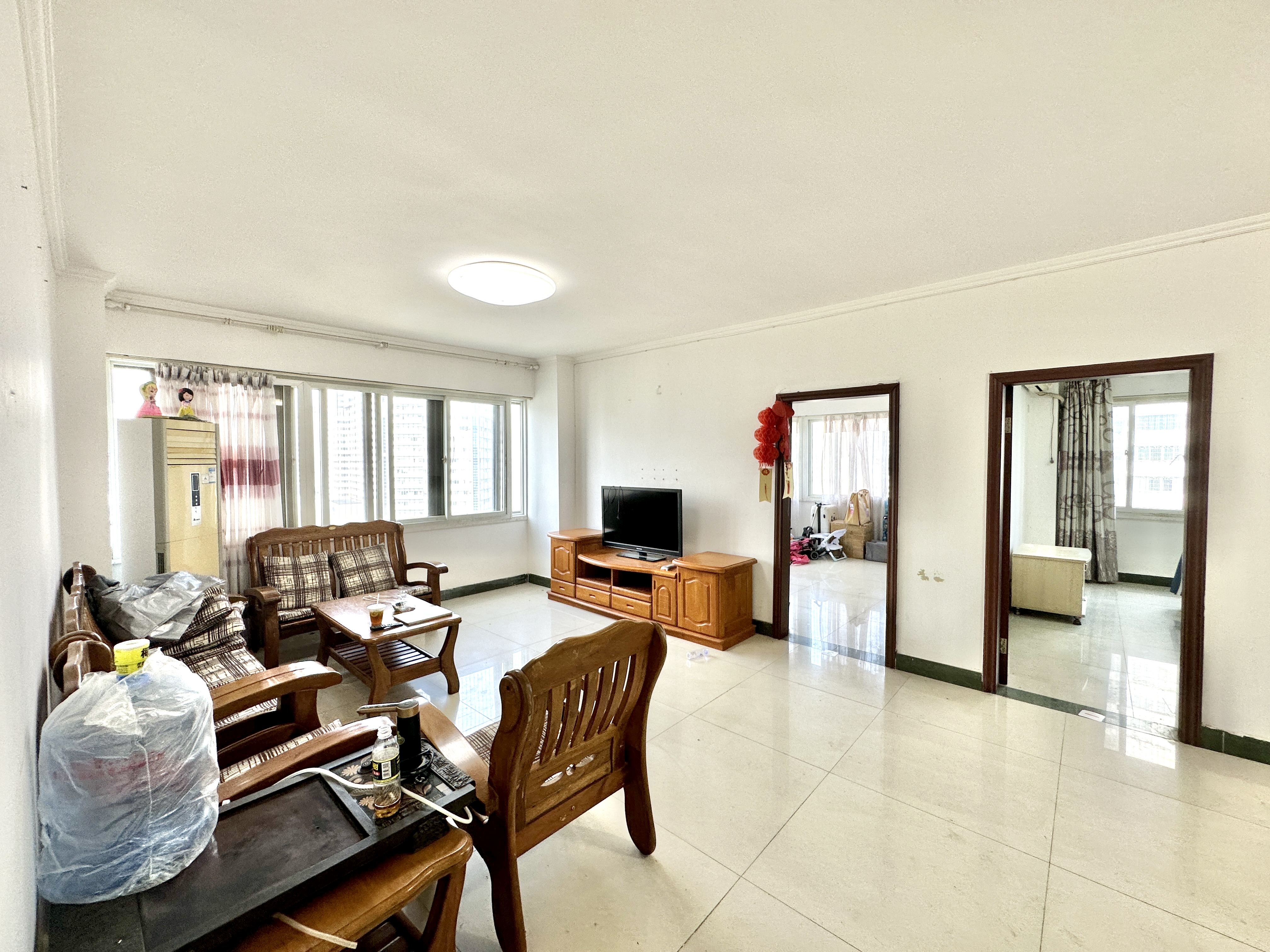 国贸大厦  3室2厅2卫    129.0万 国贸大厦  3室2厅2卫    129.0万室内图