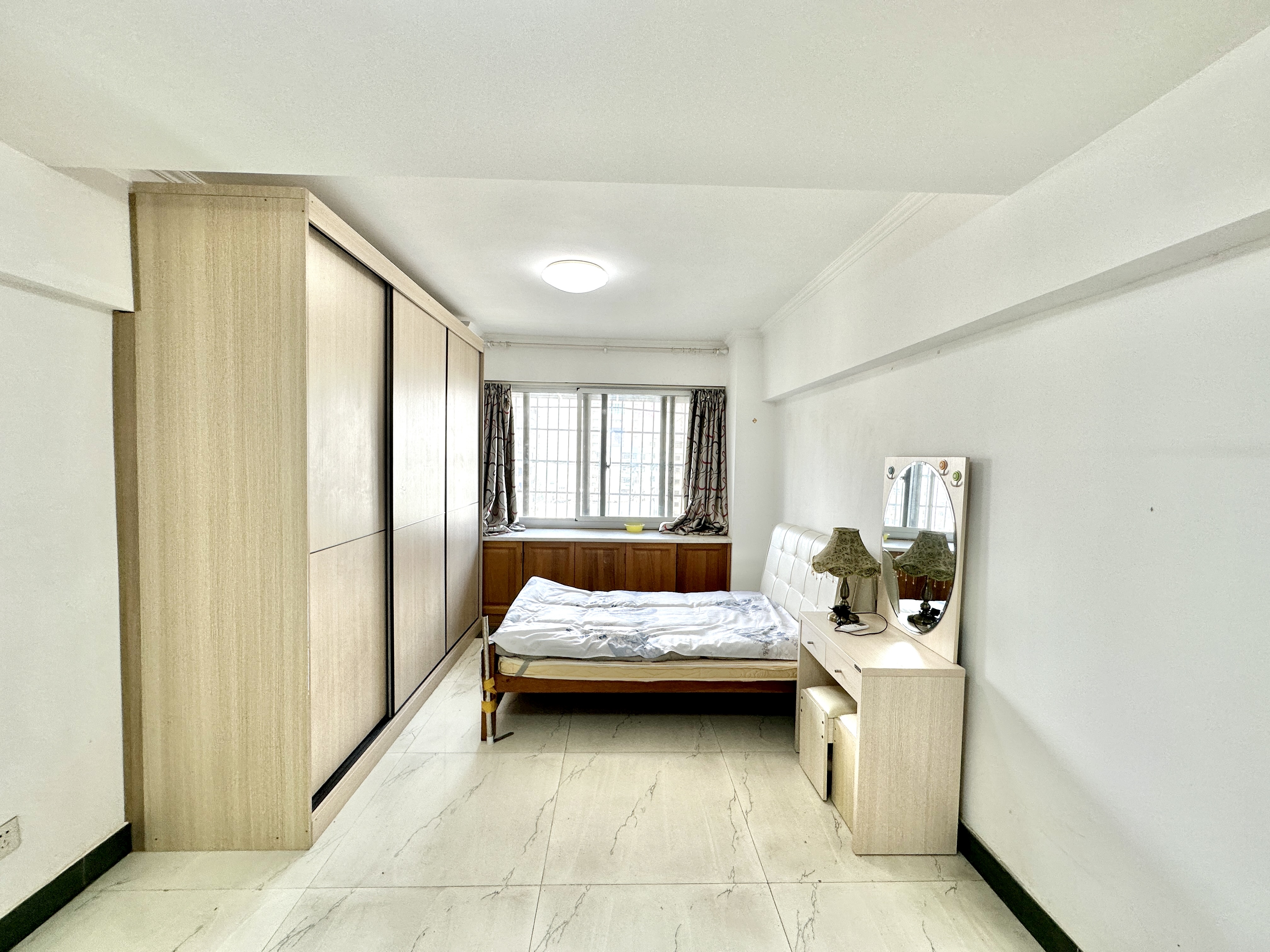 国贸大厦  3室2厅2卫    129.0万 国贸大厦  3室2厅2卫    129.0万室内图