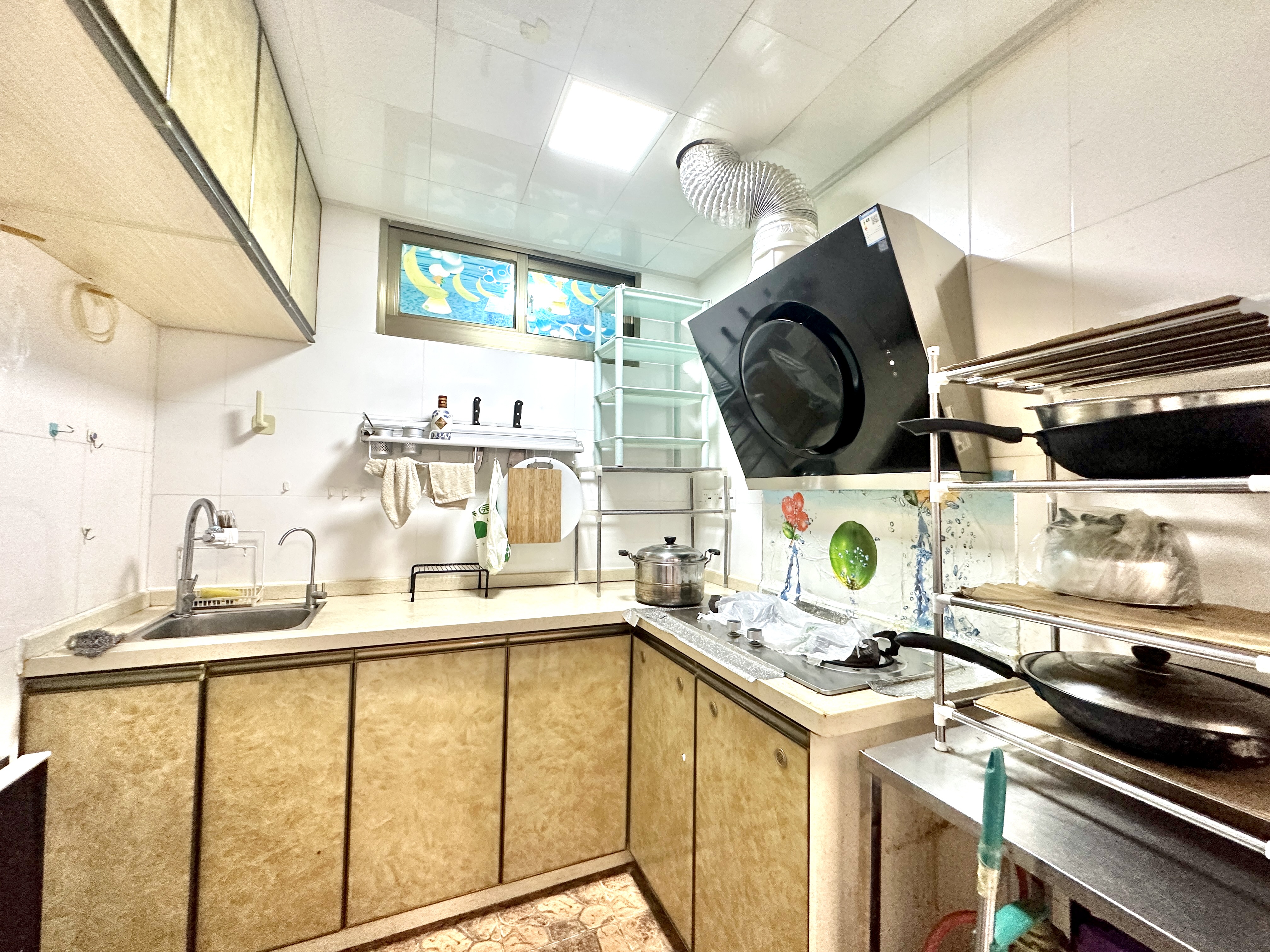 国贸大厦  3室2厅2卫    129.0万 国贸大厦  3室2厅2卫    129.0万室内图