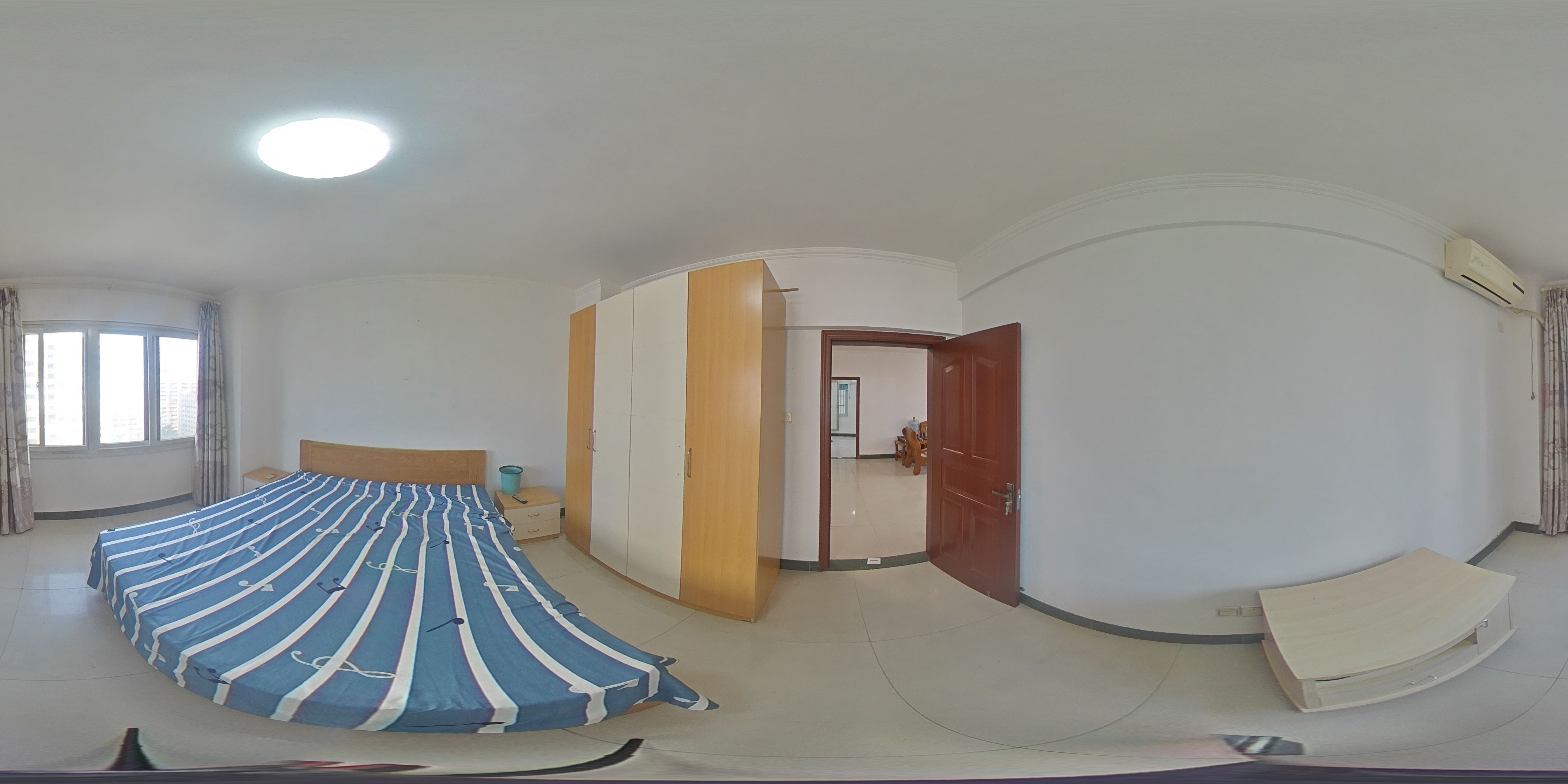 国贸大厦  3室2厅2卫    129.0万 国贸大厦  3室2厅2卫    129.0万卧室