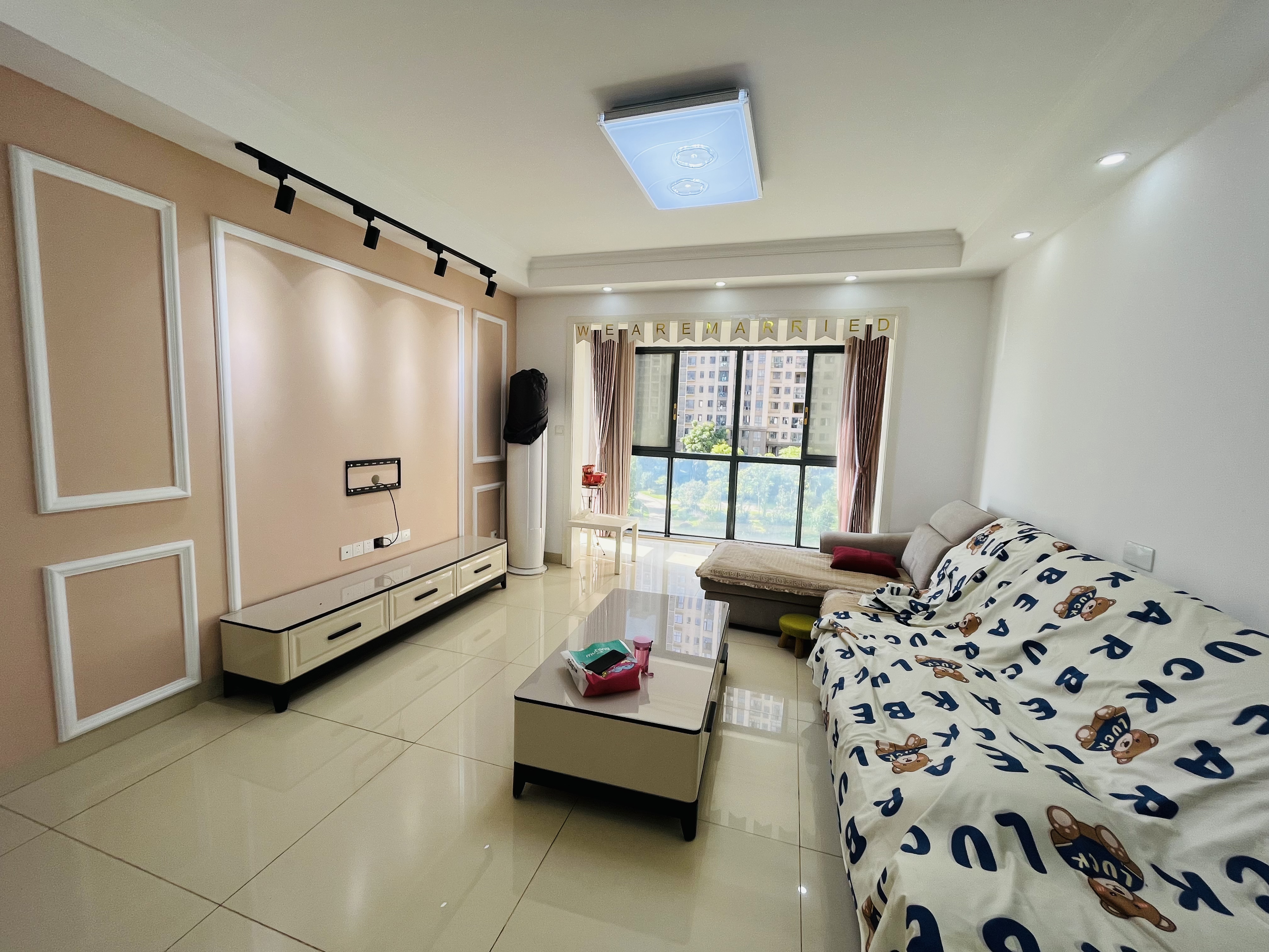 山水洲城华晨第一城 3室2厅2卫 76.8万 山水洲城华晨第一城 3室2厅2卫 76.8万室内图