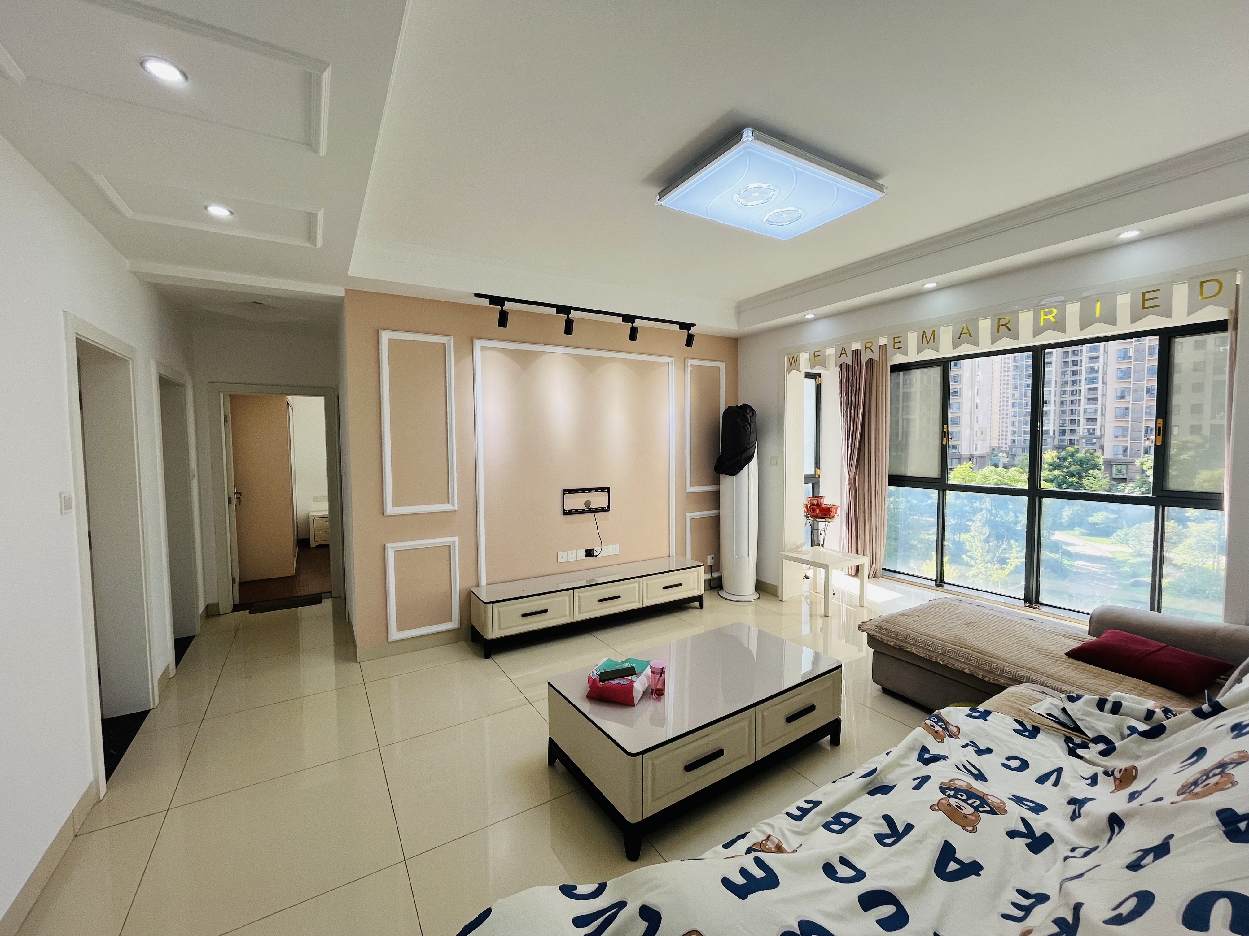 山水洲城华晨第一城 3室2厅2卫 76.8万 山水洲城华晨第一城 3室2厅2卫 76.8万室内图