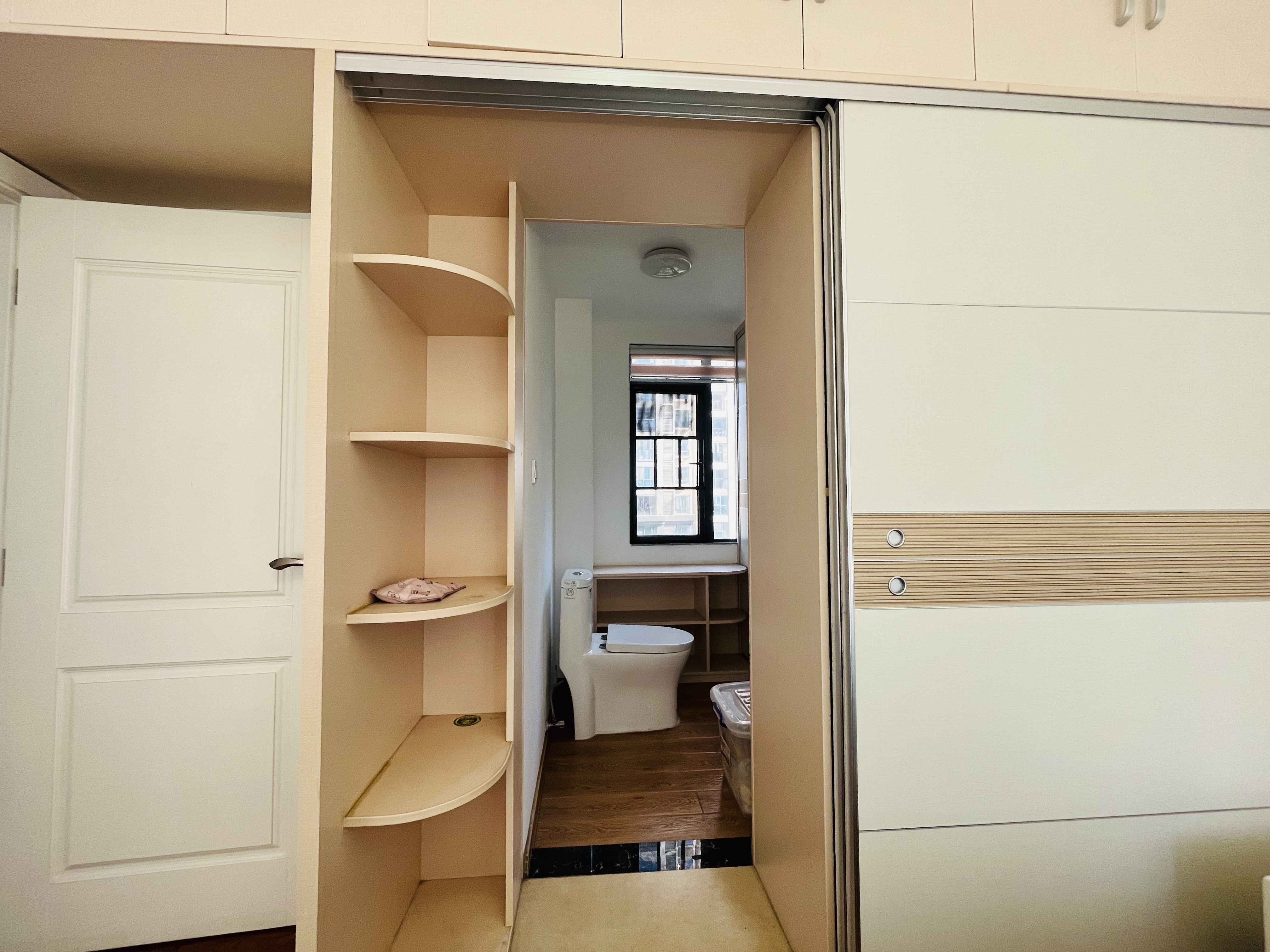 山水洲城华晨第一城 3室2厅2卫 76.8万 山水洲城华晨第一城 3室2厅2卫 76.8万室内图