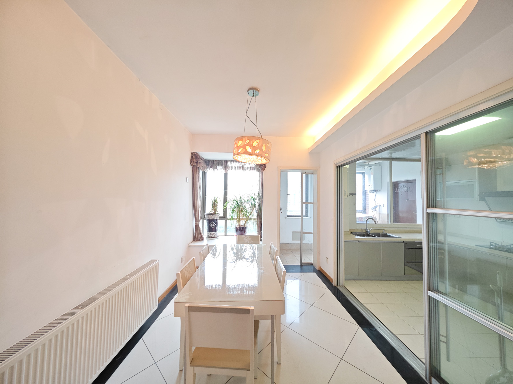 奥林匹克花园  3室2厅2卫   120.00万客厅