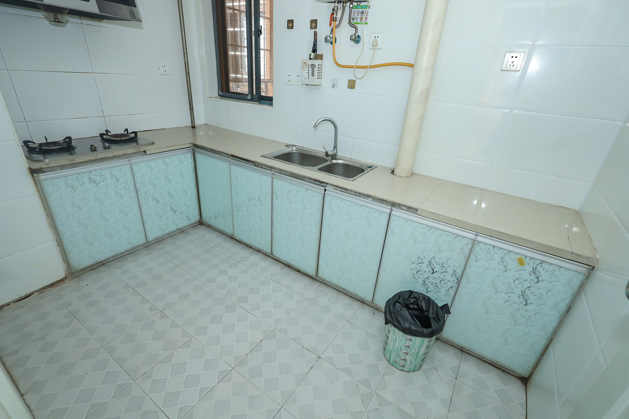 诚兴园  3室2厅1卫    83.0万厨房