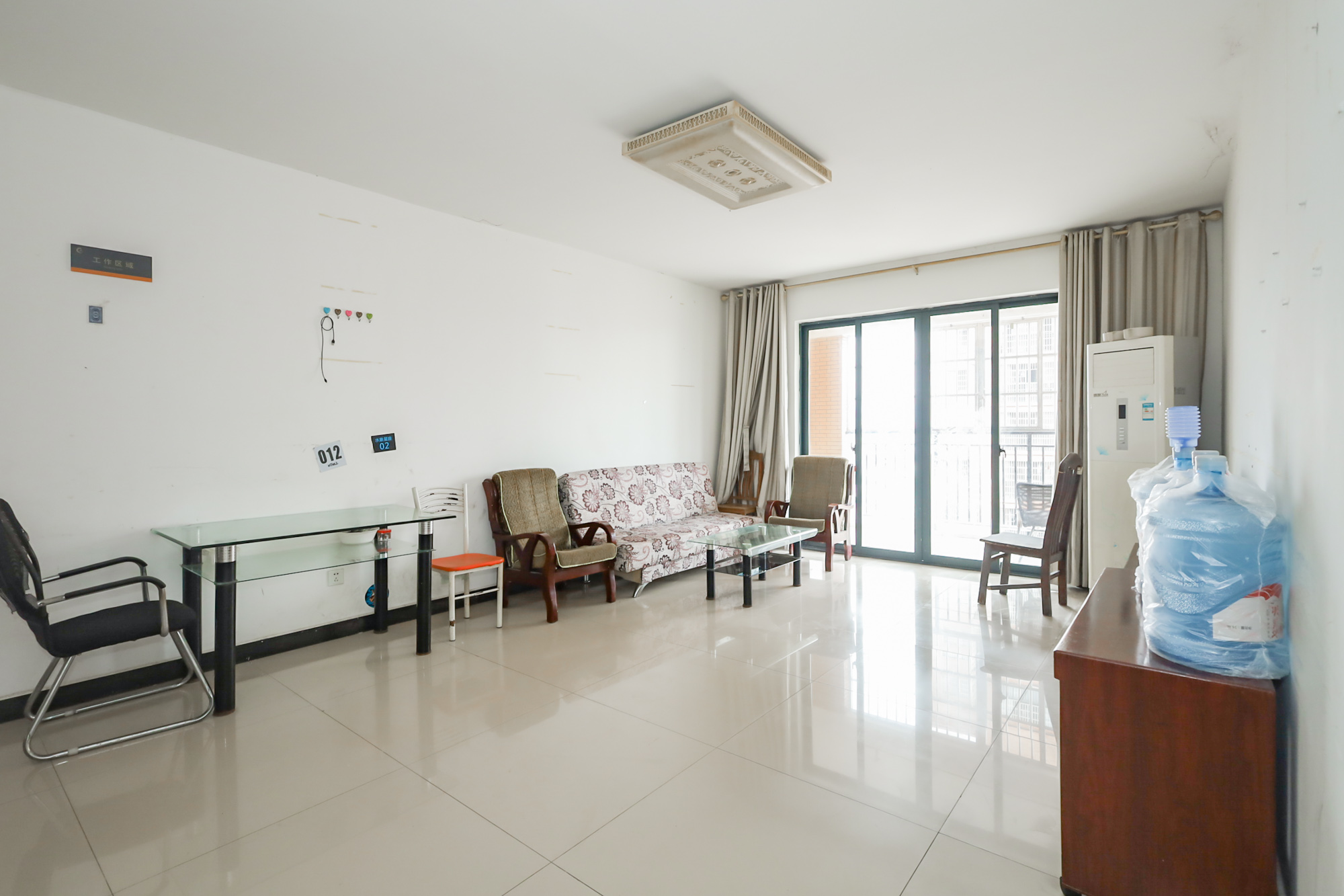 诚兴园 3室2厅1卫 83.0万 诚兴园 3室2厅1卫 83.0万客厅