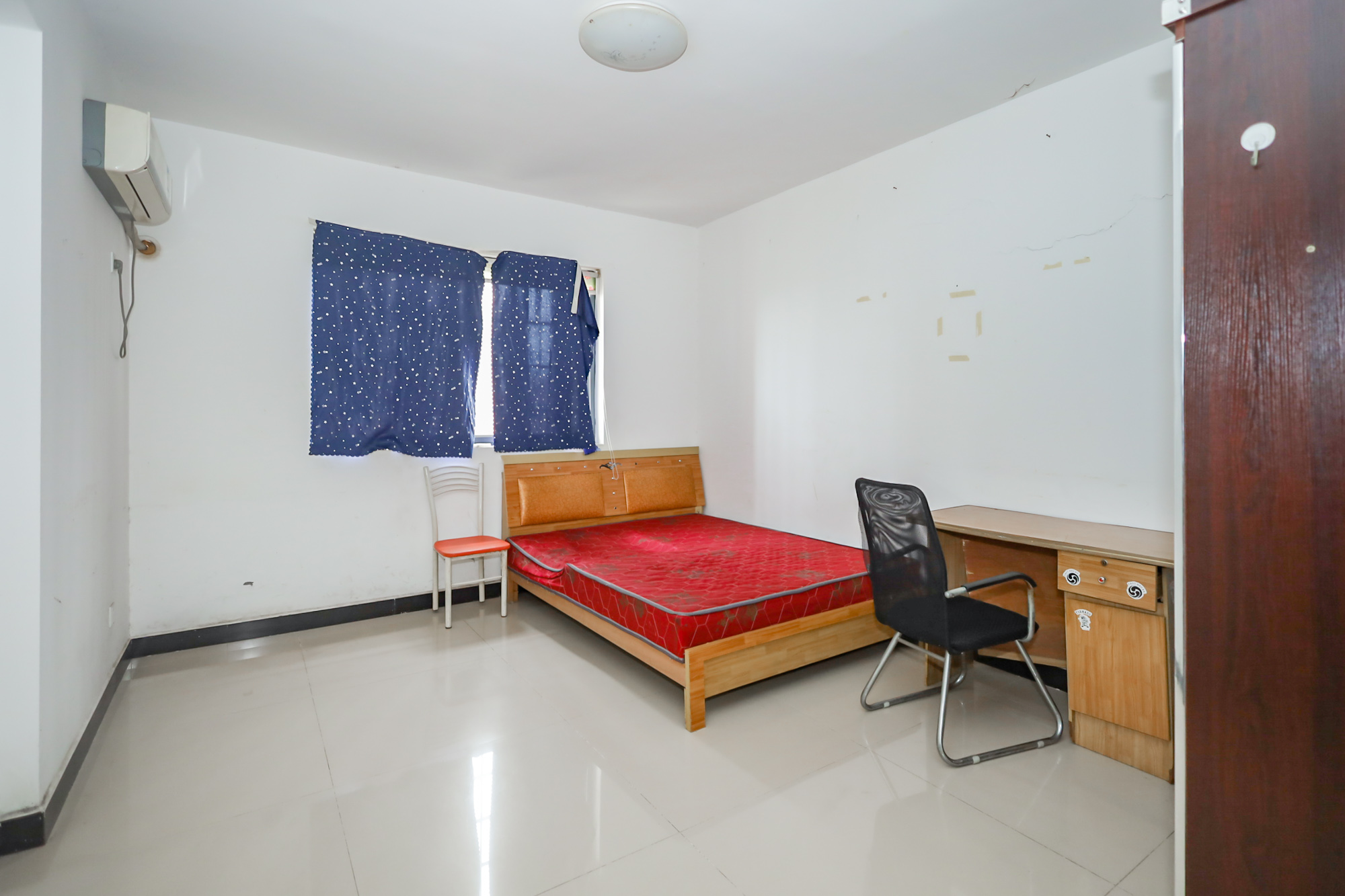 诚兴园 3室2厅1卫 83.0万 诚兴园 3室2厅1卫 83.0万卧室