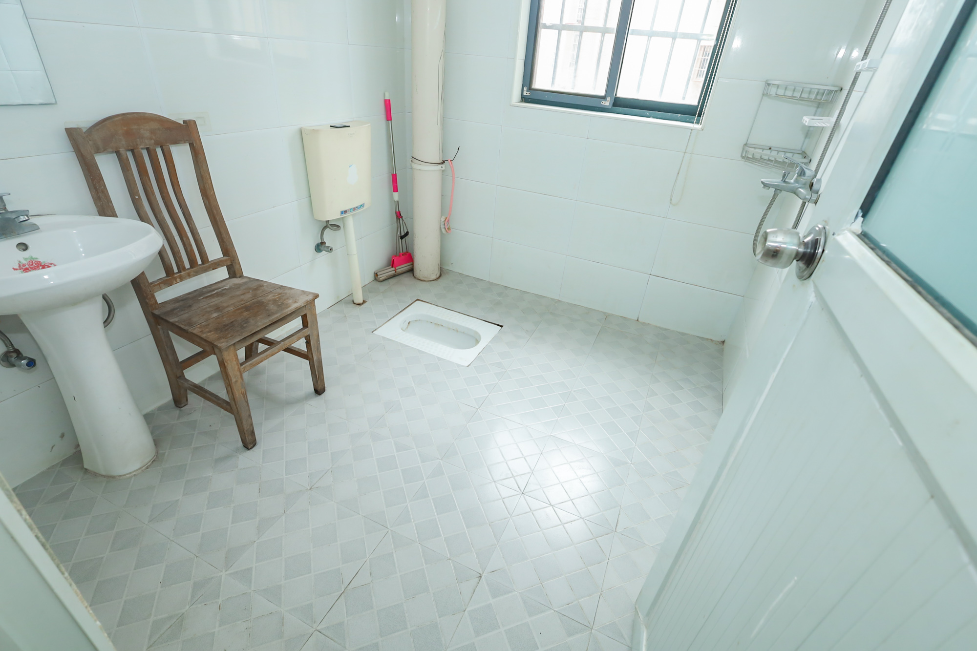 诚兴园 3室2厅1卫 83.0万 诚兴园 3室2厅1卫 83.0万卫生间