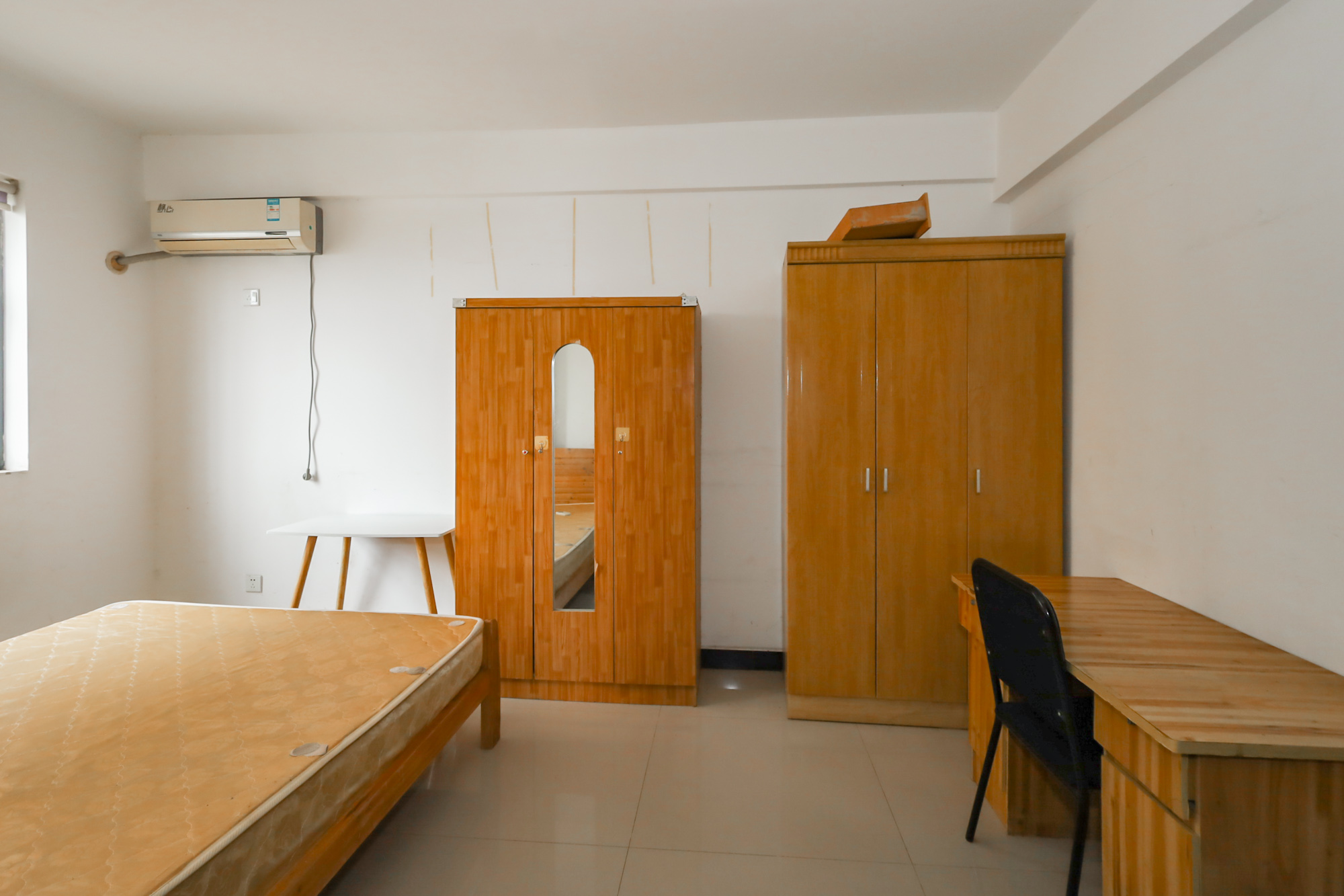 诚兴园 3室2厅1卫 83.0万 诚兴园 3室2厅1卫 83.0万卧室