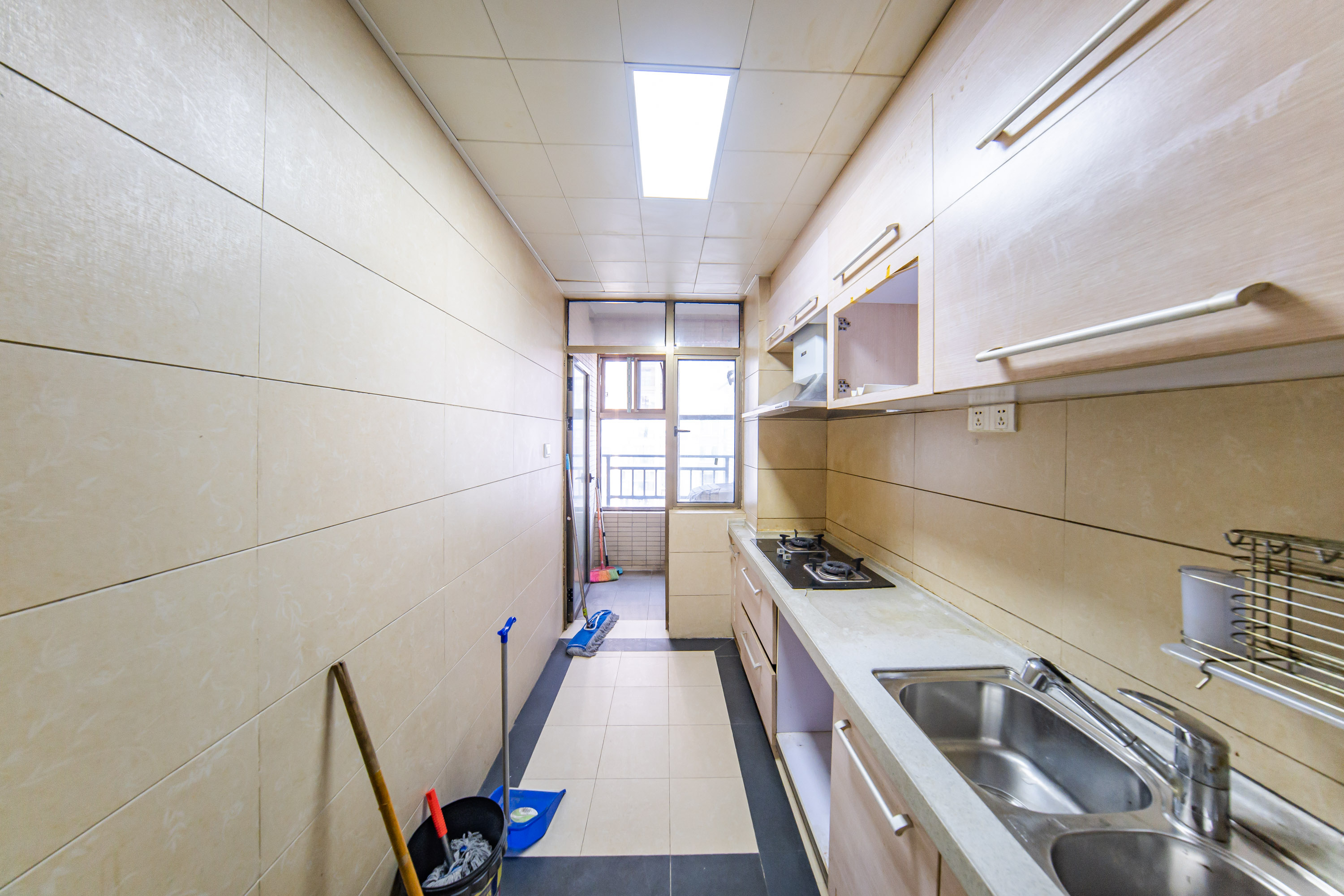 江山帝景雅典 3室2厅1卫 95.0万 江山帝景雅典 3室2厅1卫 95.0万厨房