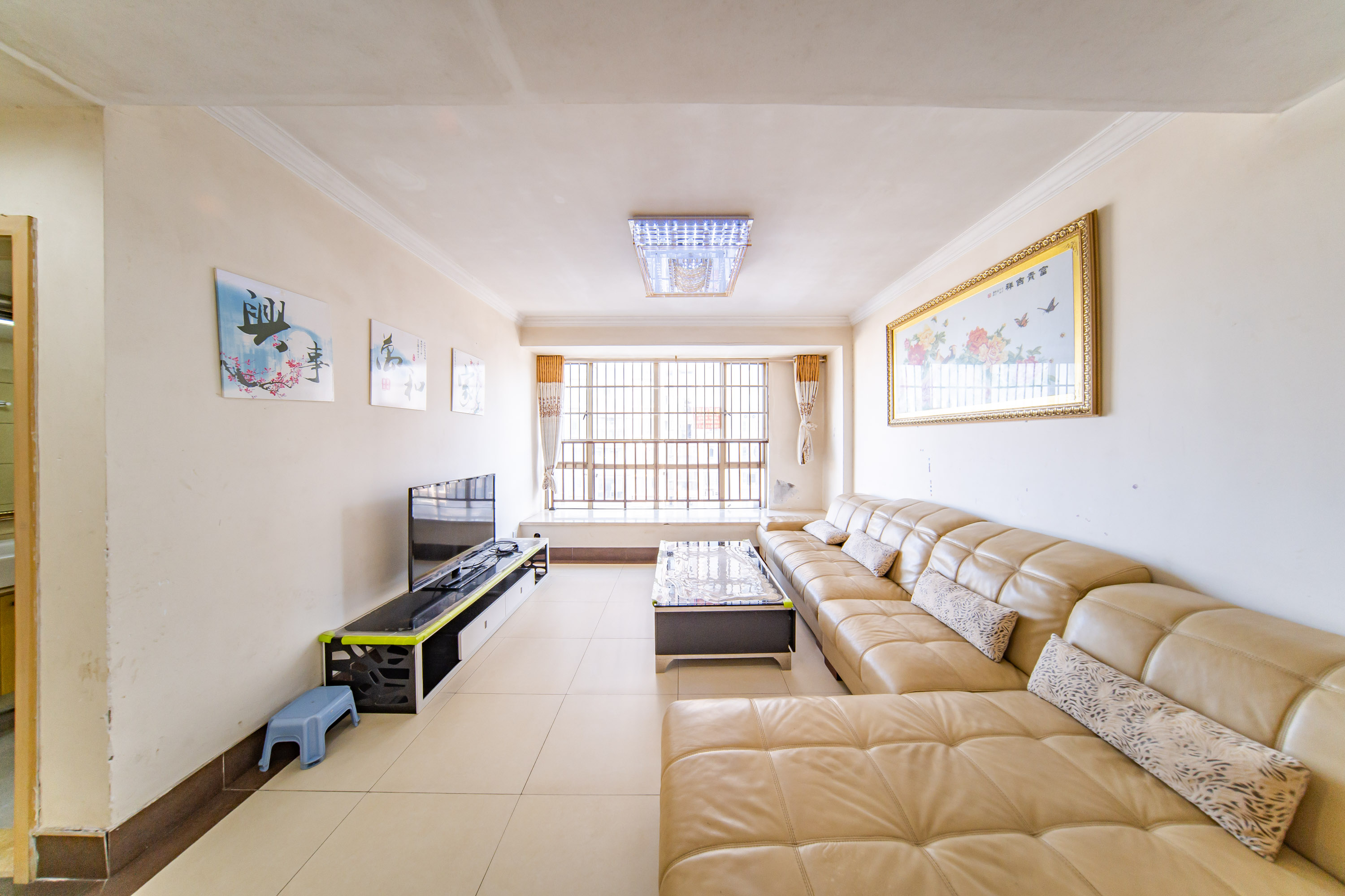 江山帝景雅典 3室2厅1卫 95.0万 江山帝景雅典 3室2厅1卫 95.0万客厅