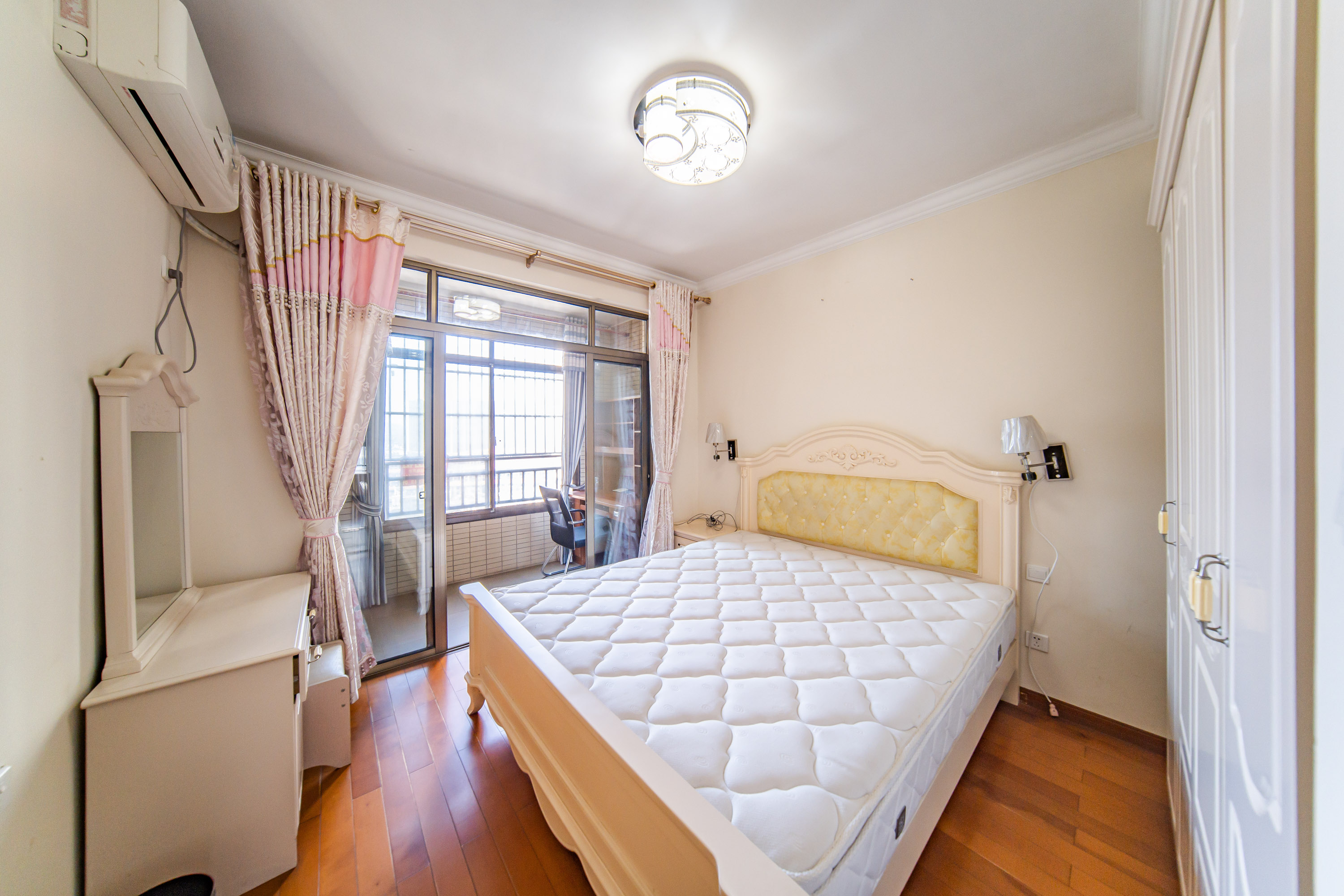 江山帝景雅典  3室2厅1卫    95.0万卧室