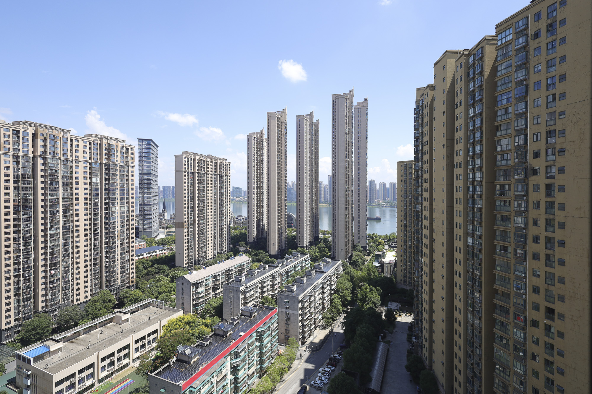 世茂铂翠湾四期（世茂悦享）  3室2厅1卫   168.00万其他