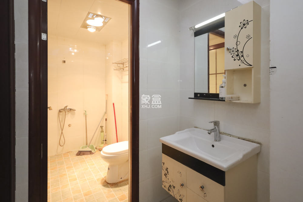 綠地中央廣場  3室2廳1衛(wèi)   139.00萬