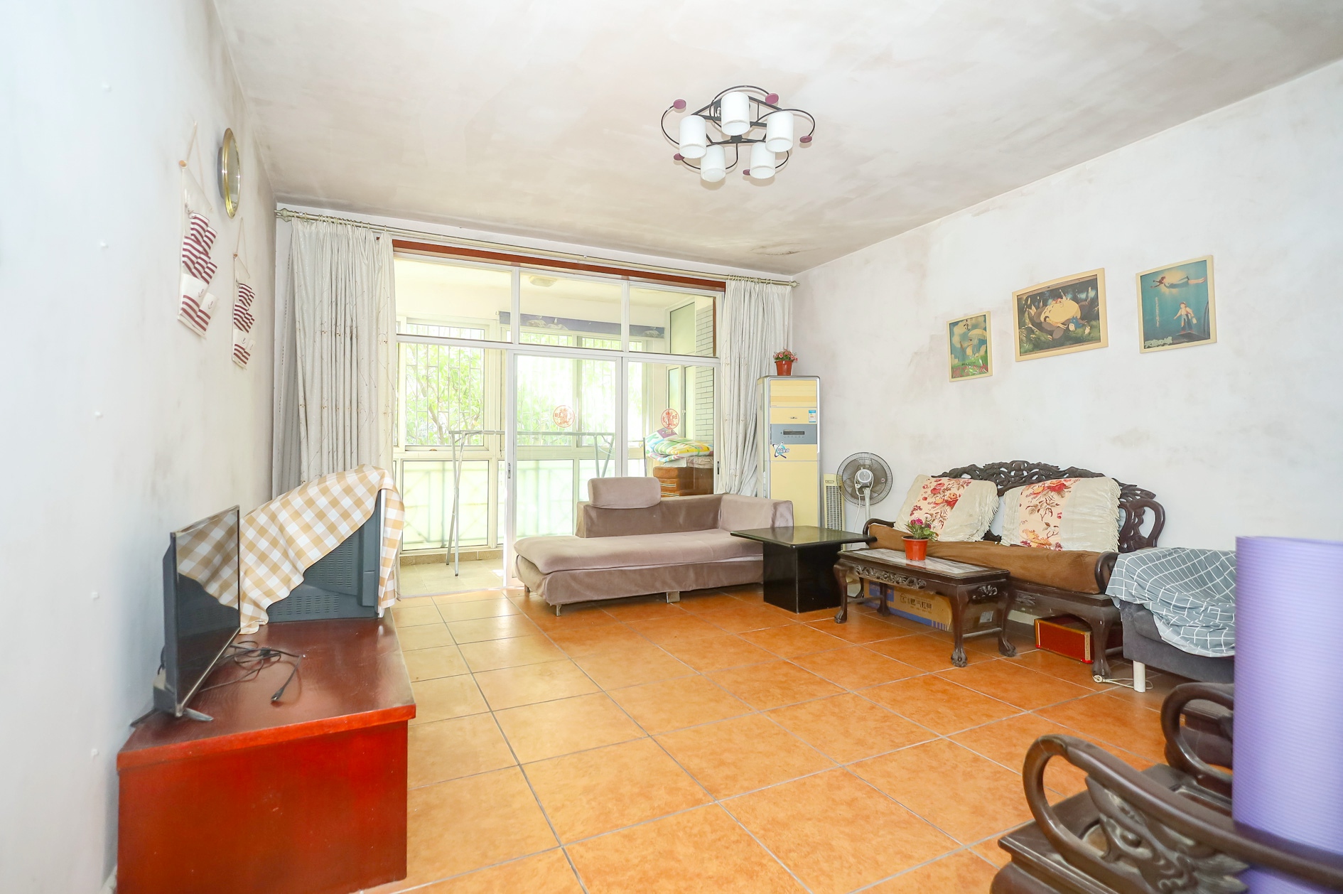 山水人家三期 3室2厅1卫 85.0万 山水人家三期 3室2厅1卫 85.0万客厅