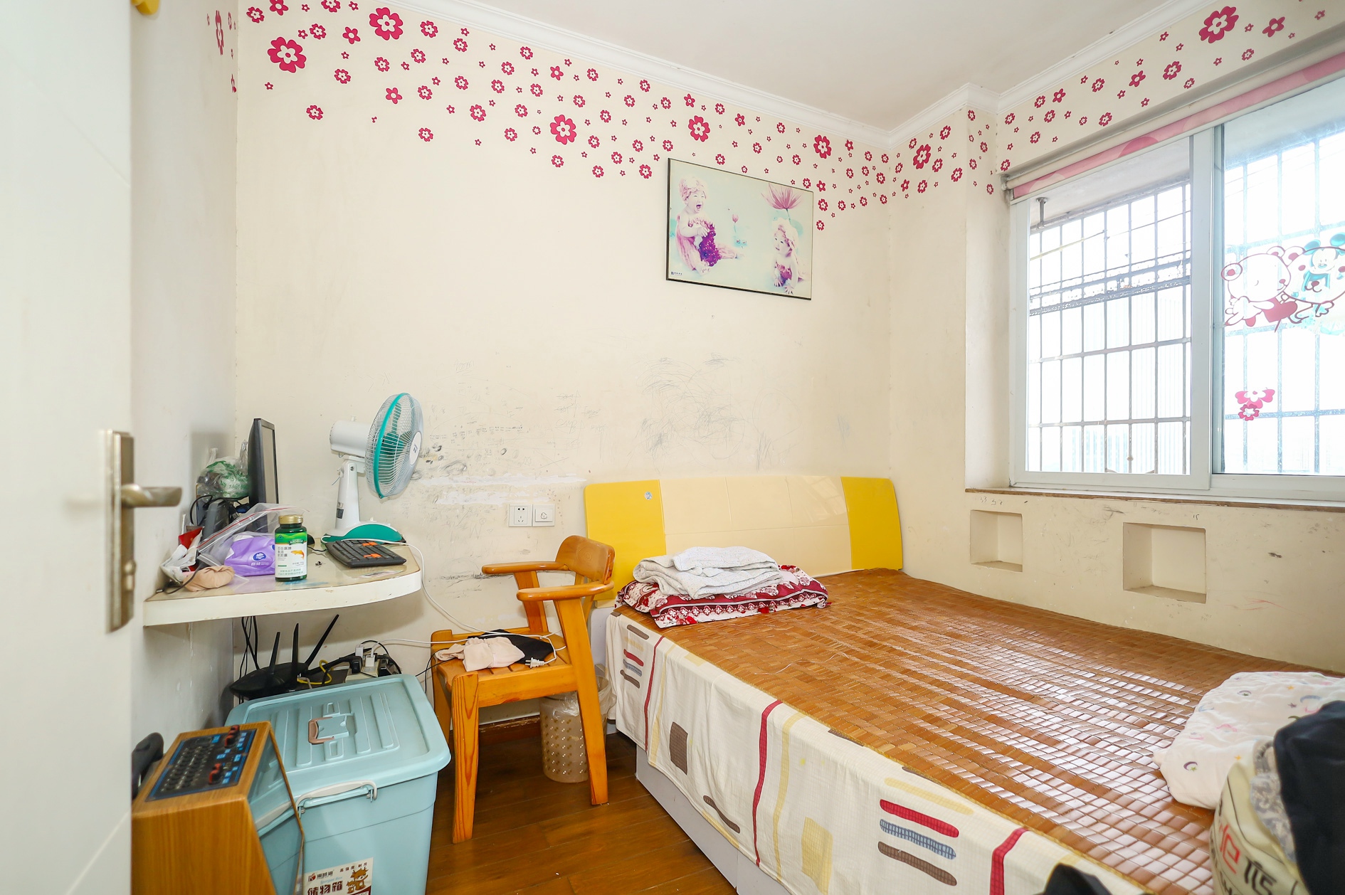 香槟小镇(香槟花苑) 3室2厅2卫 60.0万 香槟小镇(香槟花苑) 3室2厅2卫 60.0万卧室