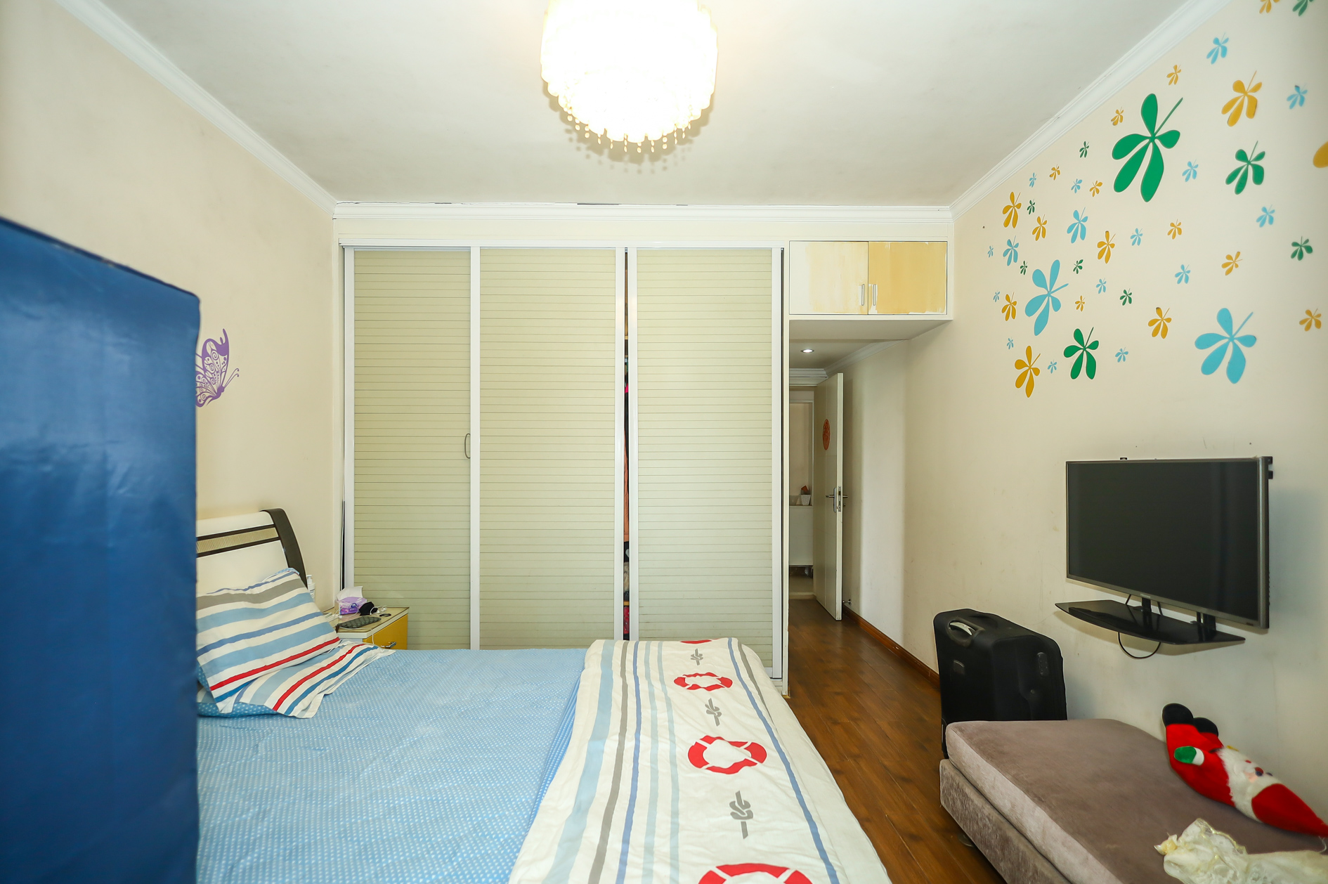 香槟小镇(香槟花苑) 3室2厅2卫 60.0万 香槟小镇(香槟花苑) 3室2厅2卫 60.0万卧室