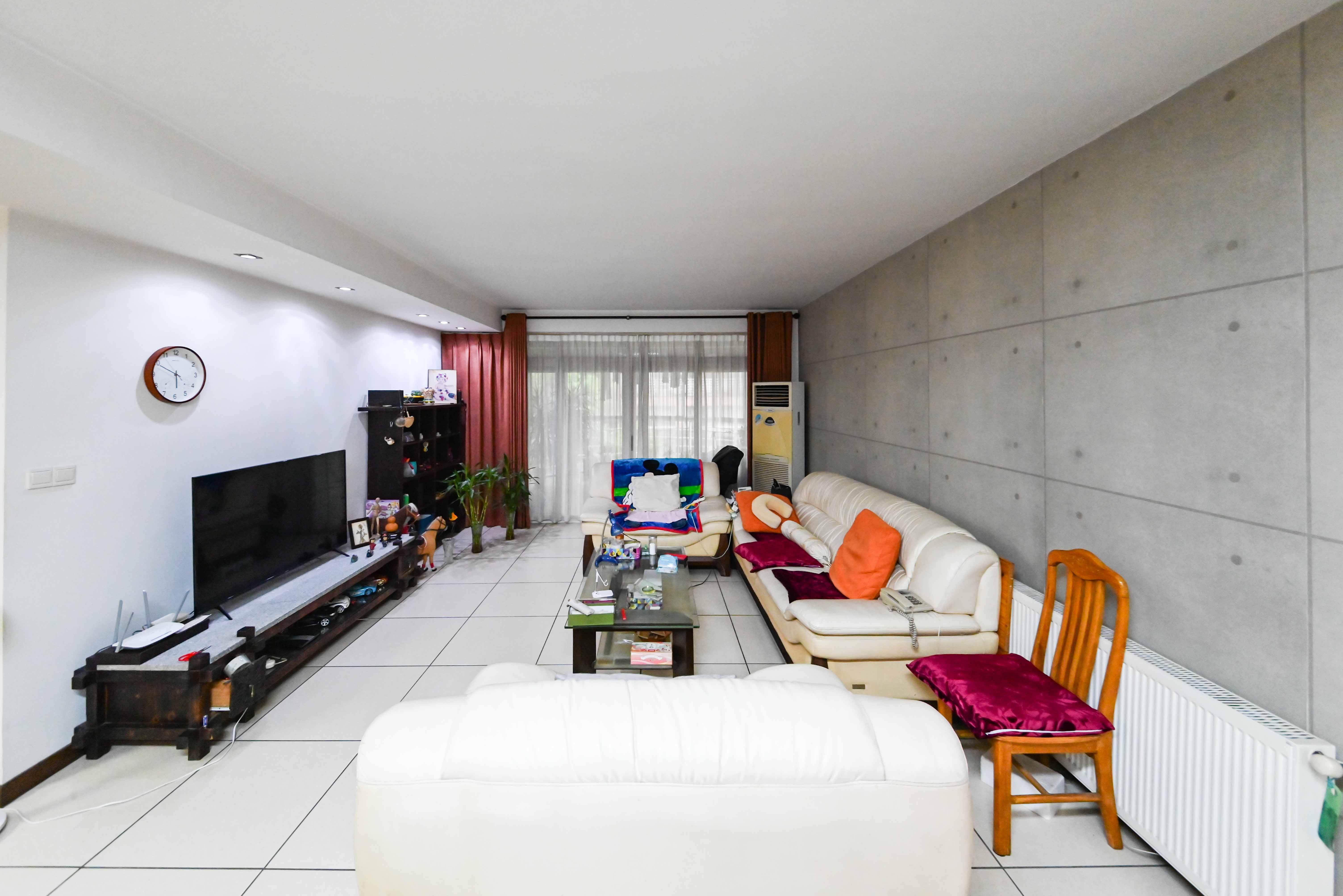 美林景园 3室2厅2卫 129.7万 美林景园 3室2厅2卫 129.7万客厅