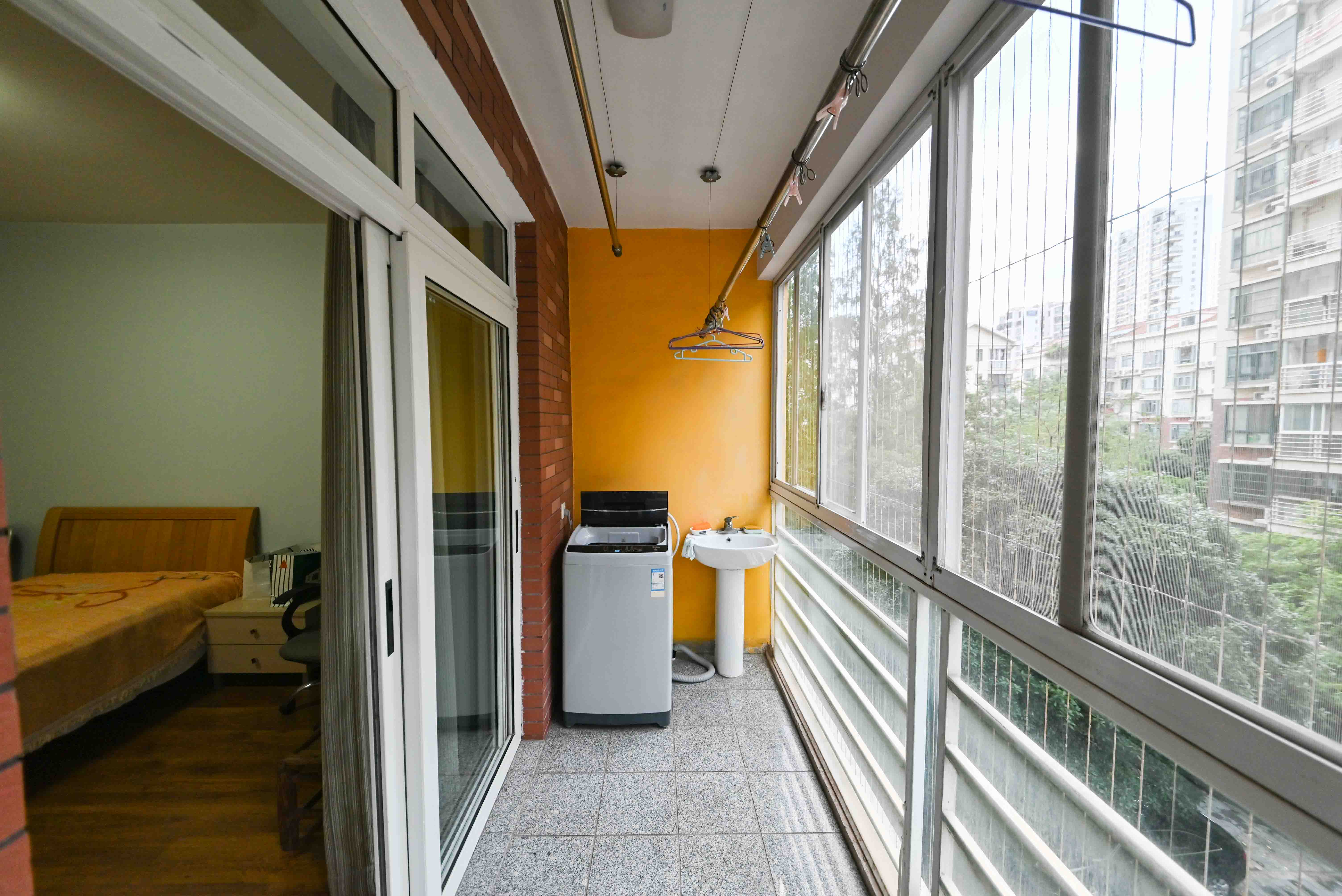 美林景园 3室2厅2卫 129.7万 美林景园 3室2厅2卫 129.7万阳台