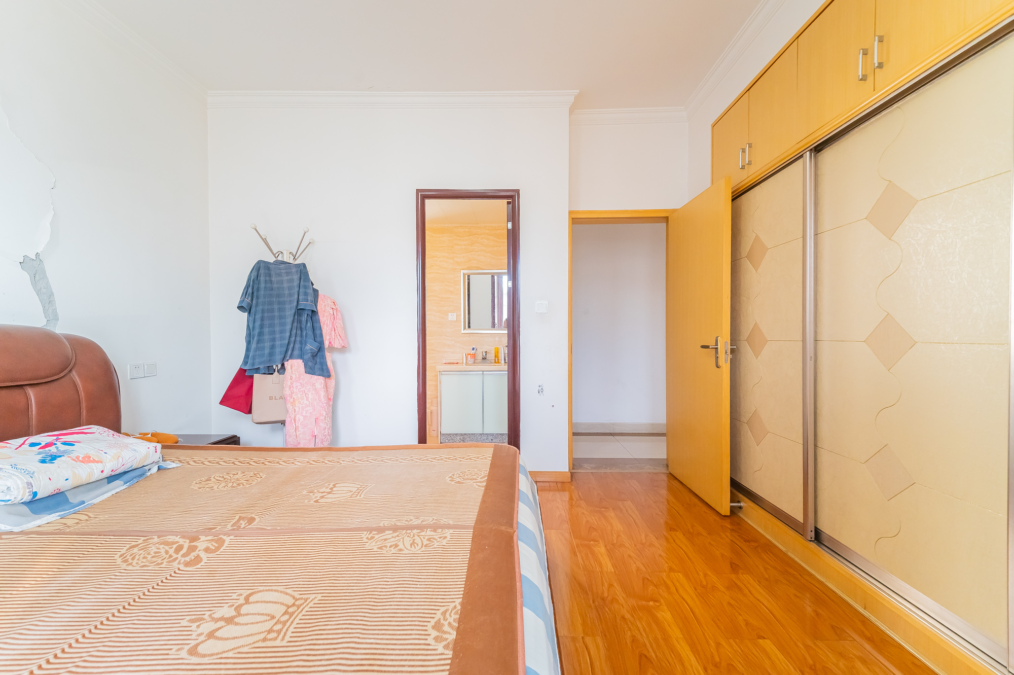 鹏基诺亚山林 4室2厅2卫 90.0万 鹏基诺亚山林 4室2厅2卫 90.0万卧室