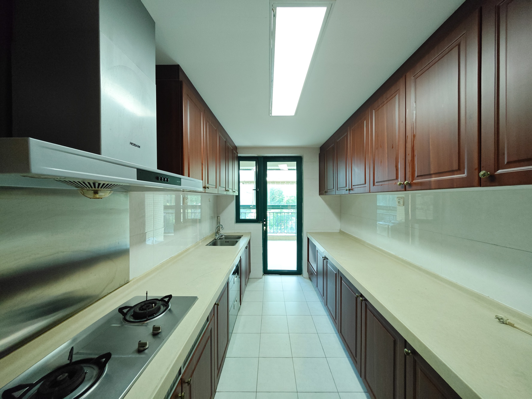 恒大城  3室2厅2卫    102.0万厨房