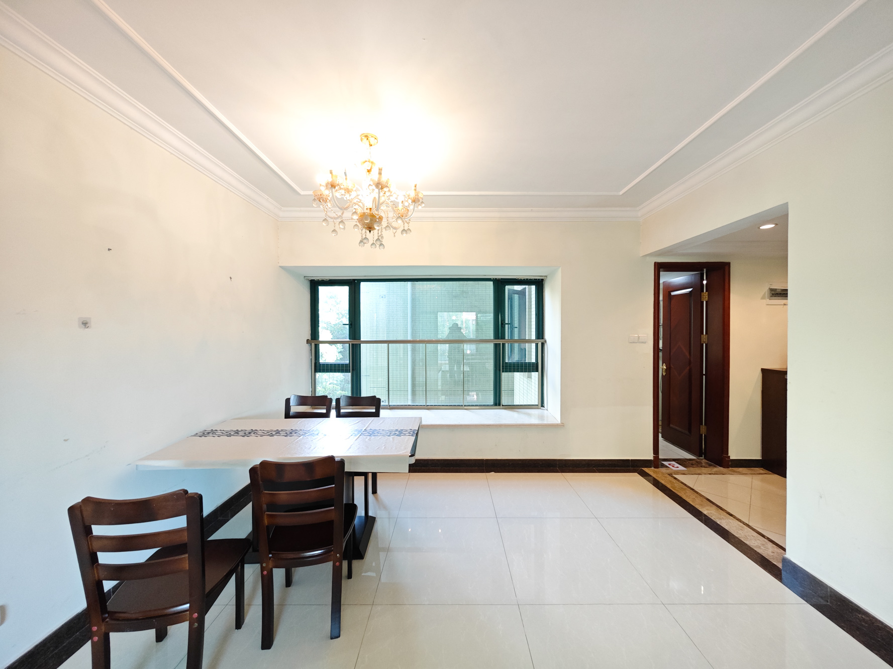 恒大城  3室2厅2卫    102.0万客厅