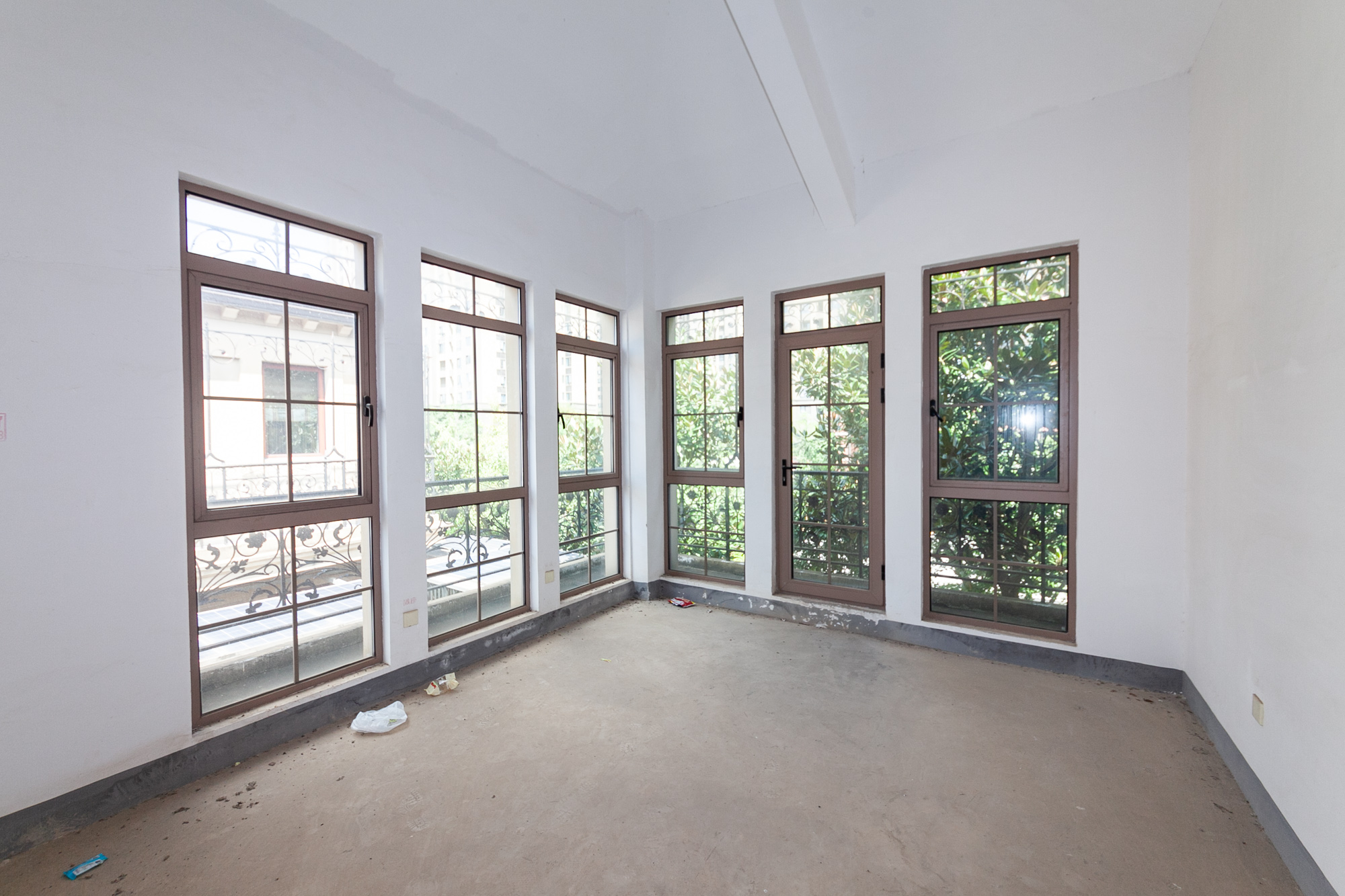 金地三千府(金地湖山樾、金地自在城)  5室2厅2卫    665.0万 金地三千府(金地湖山樾、金地自在城)  5室2厅2卫    665.0万卧室