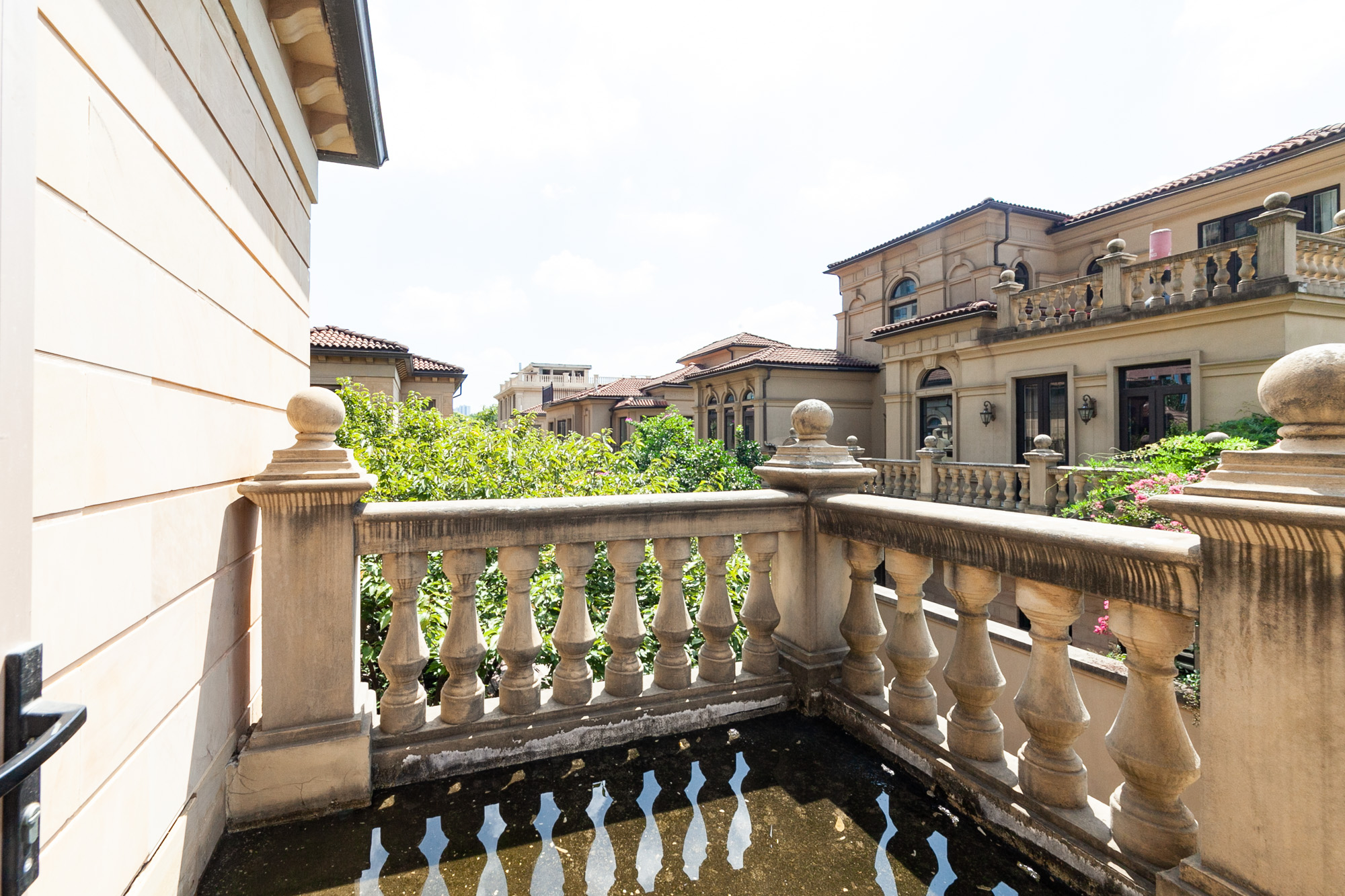 金地三千府(金地湖山樾、金地自在城)  5室2厅2卫    665.0万 金地三千府(金地湖山樾、金地自在城)  5室2厅2卫    665.0万阳台