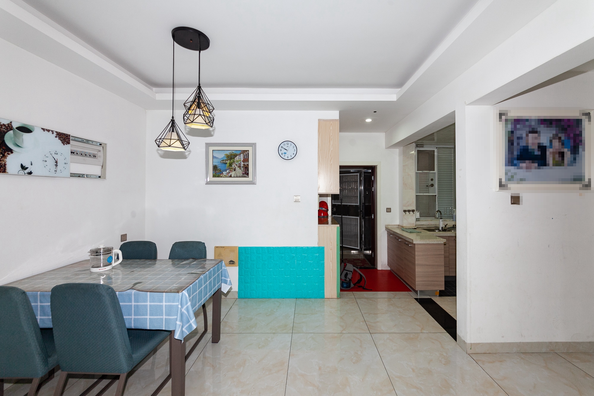 澳海澜庭  2室2厅1卫    63.8万 澳海澜庭  2室2厅1卫    63.8万客厅