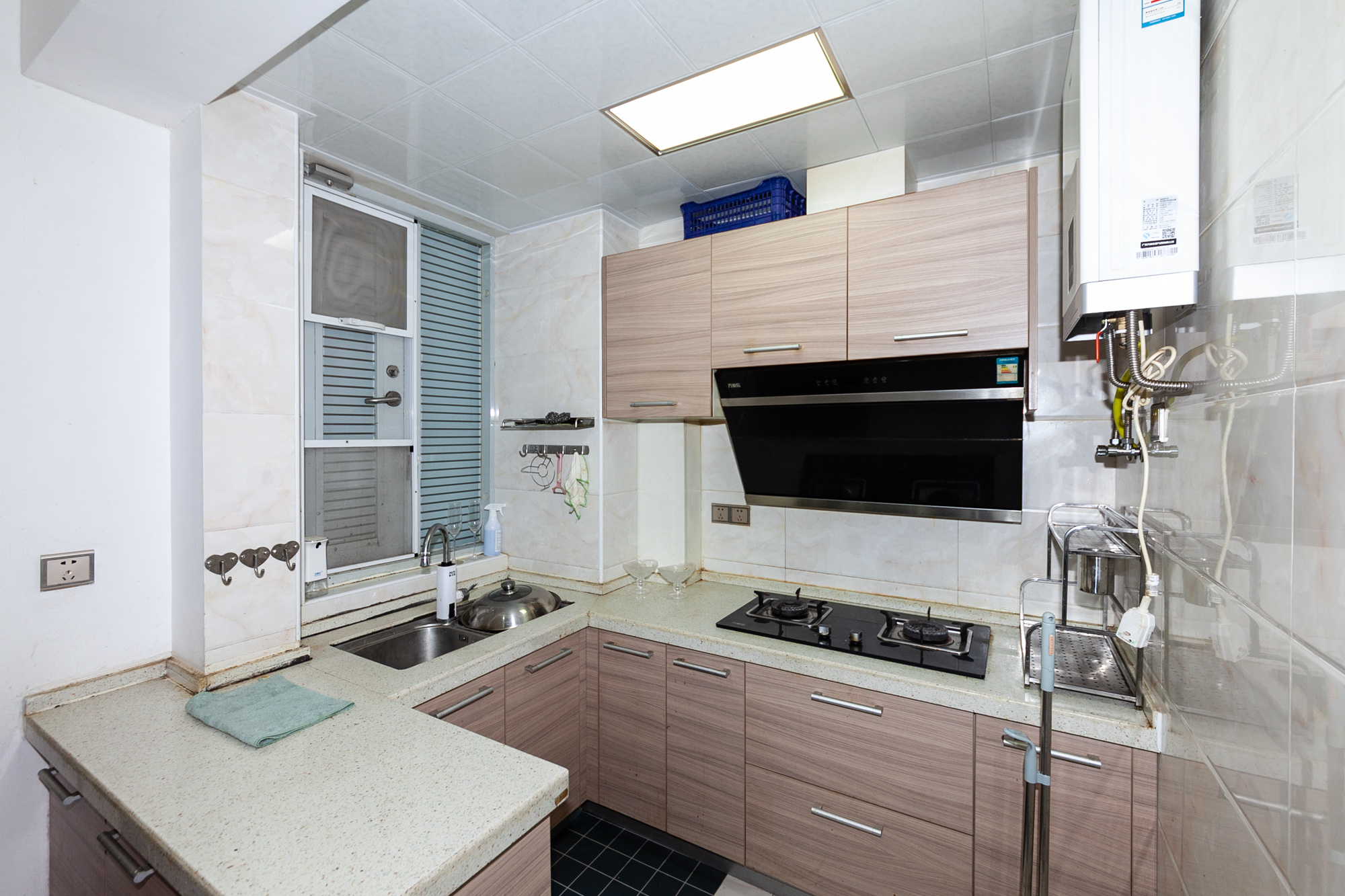 澳海澜庭  2室2厅1卫    63.8万 澳海澜庭  2室2厅1卫    63.8万厨房