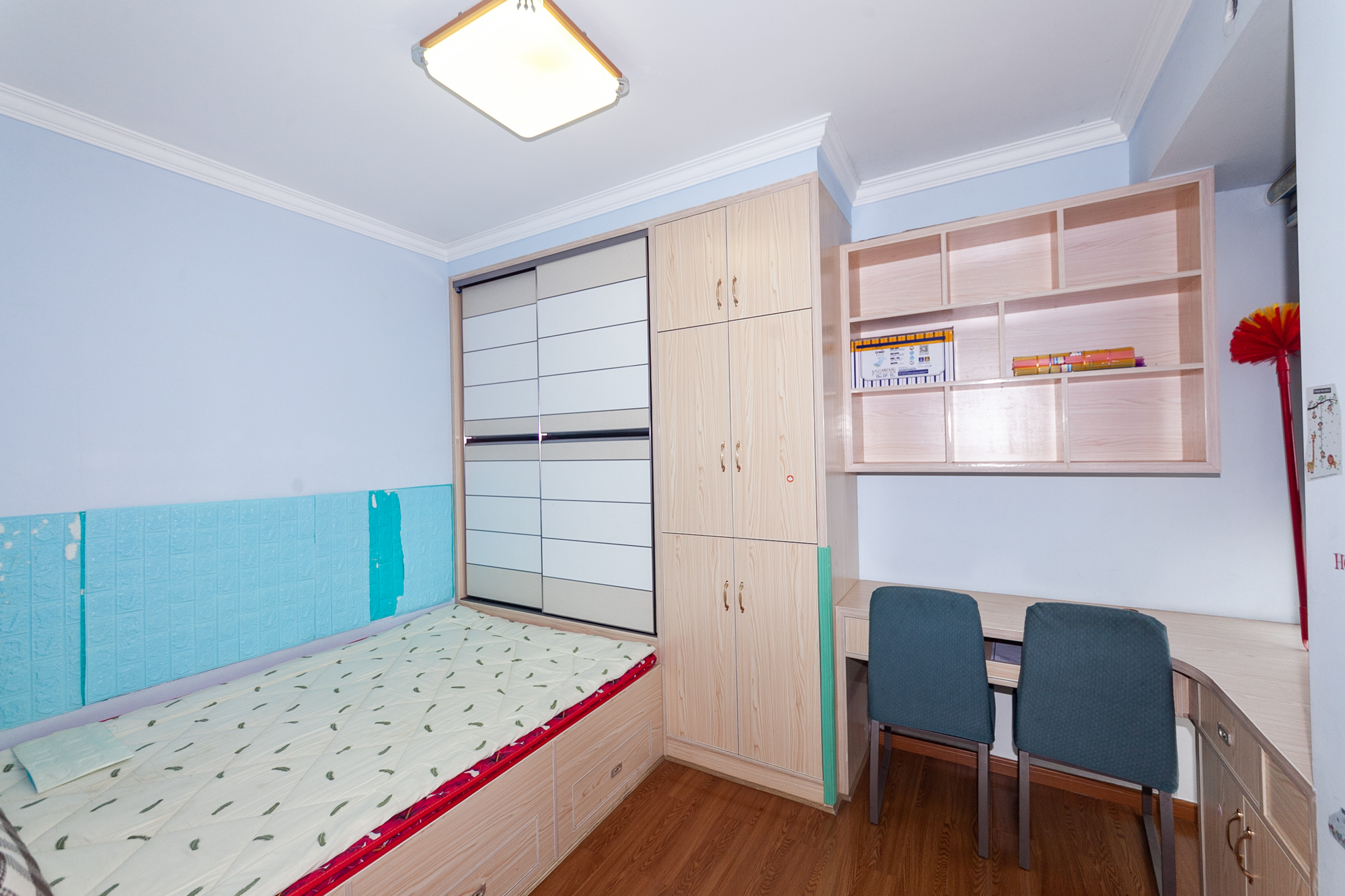 澳海澜庭  2室2厅1卫    63.8万 澳海澜庭  2室2厅1卫    63.8万卧室