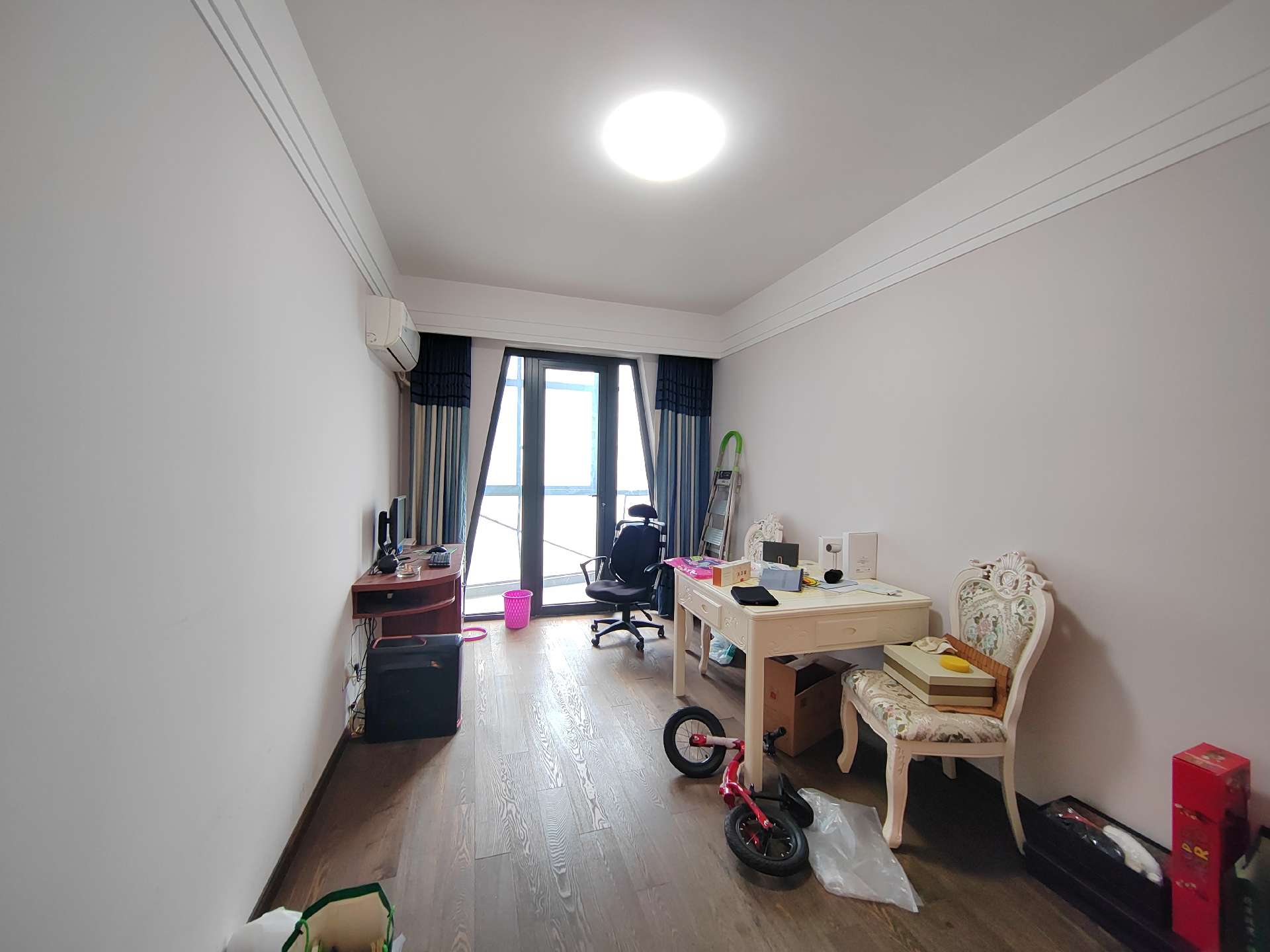 新阳光100大湖第 4室2厅2卫 5500.00元/月 新阳光100大湖第 4室2厅2卫 5500.00元/月室内图