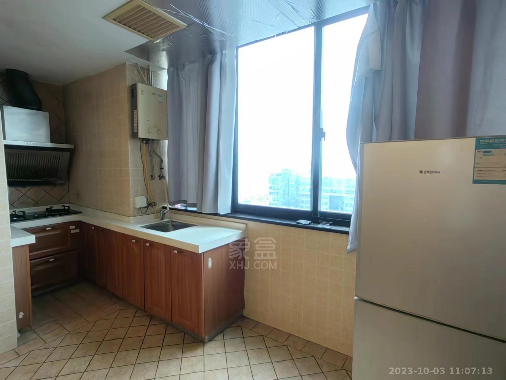 中央商业广场 1室1厅1卫 1500.00元/月 中央商业广场 1室1厅1卫 1500.00元/月室内图