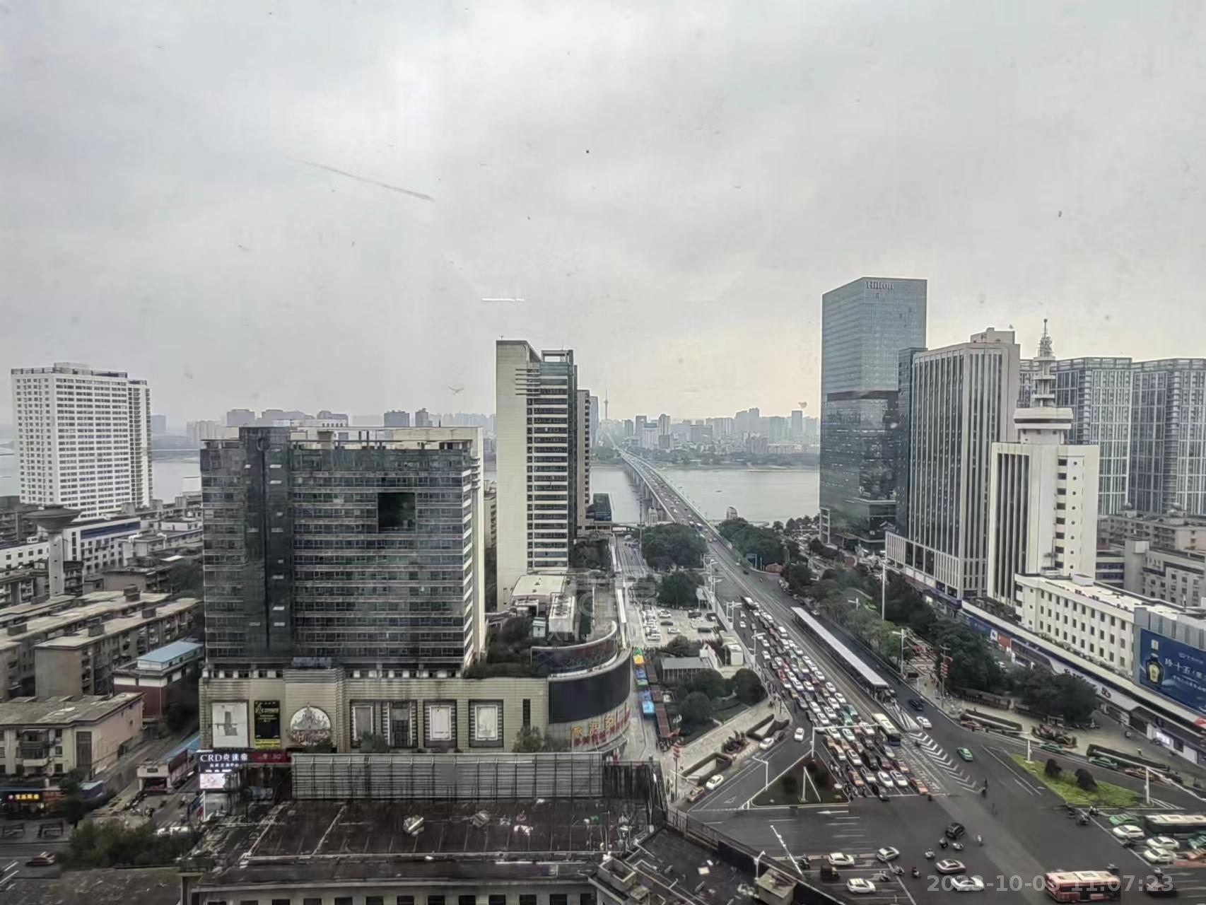 中央商业广场 1室1厅1卫 1500.00元/月 中央商业广场 1室1厅1卫 1500.00元/月室内图