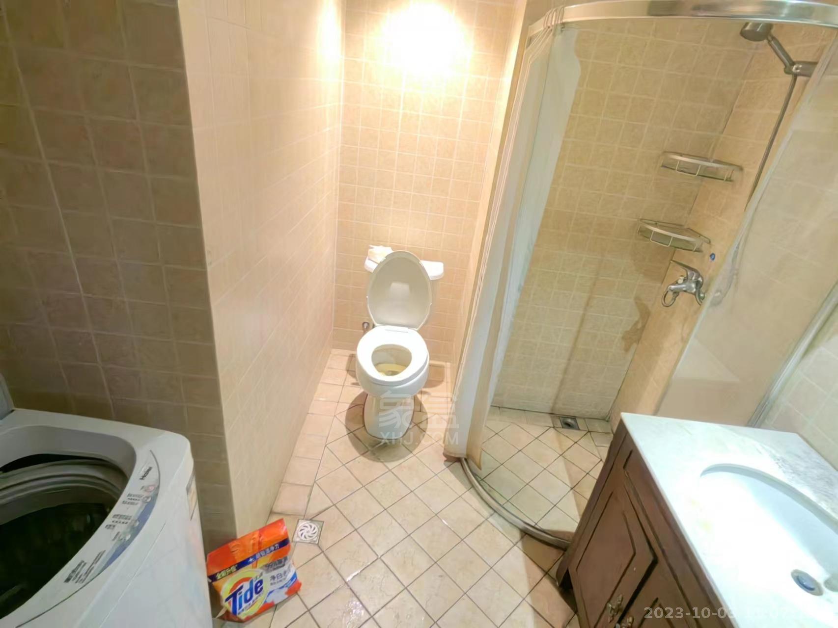 中央商业广场 1室1厅1卫 1500.00元/月 中央商业广场 1室1厅1卫 1500.00元/月室内图