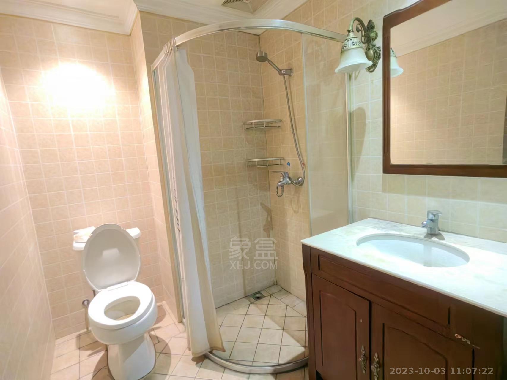 中央商业广场 1室1厅1卫 1500.00元/月 中央商业广场 1室1厅1卫 1500.00元/月室内图