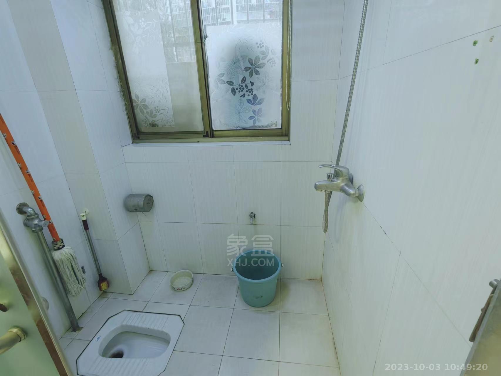 德馨小区  2室2厅1卫   1500.00元/月室内图