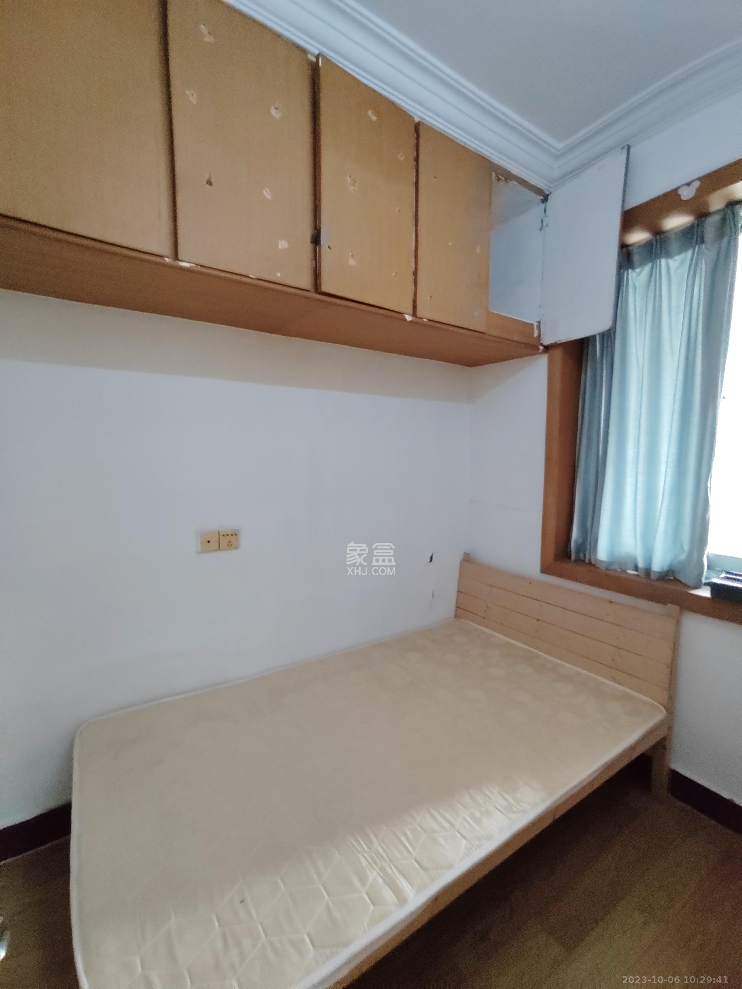 解放东路建行宿舍  3室1厅1卫   2100.00元/月室内图