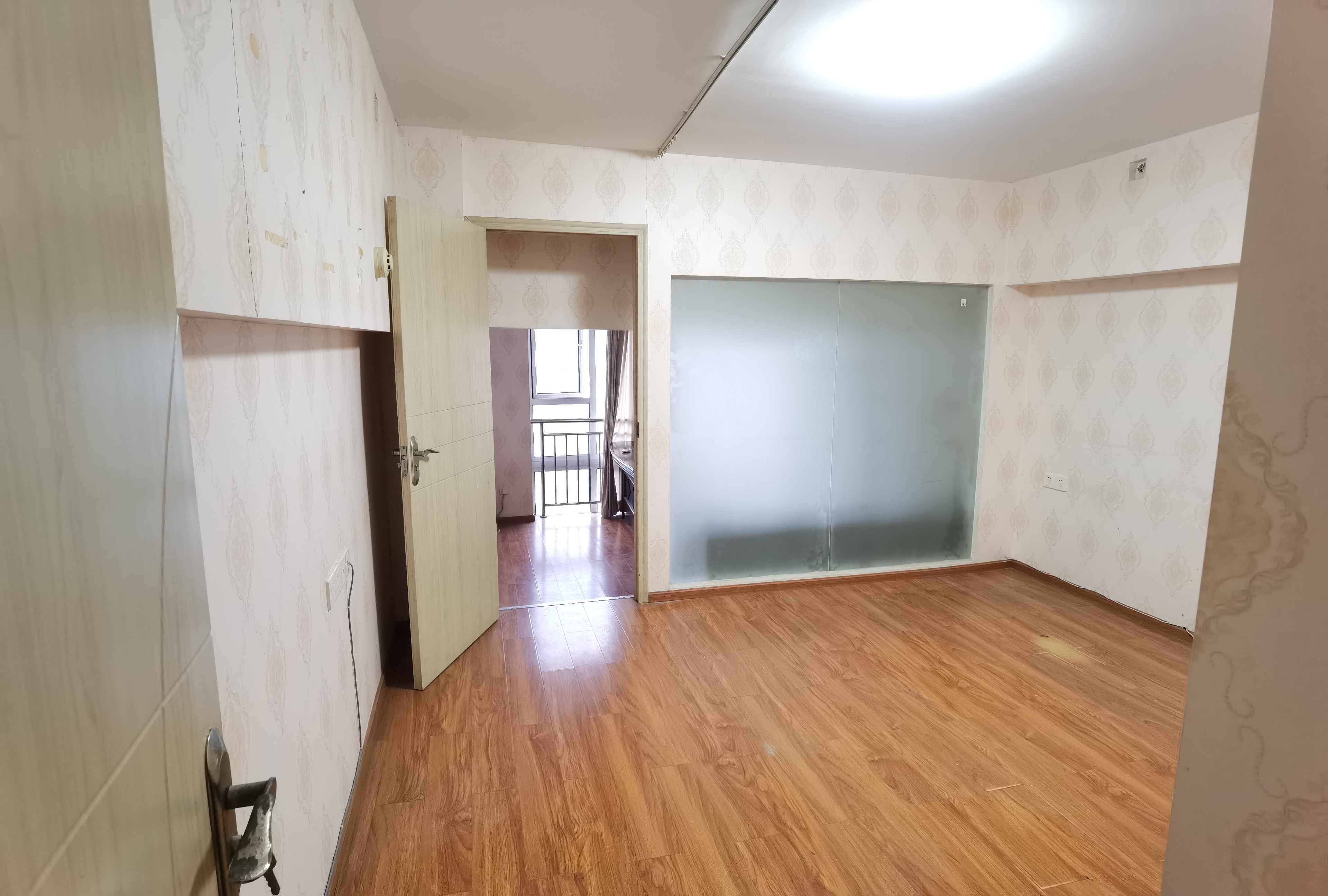 东湖春树里  1室1厅1卫   3500.00元/月室内图