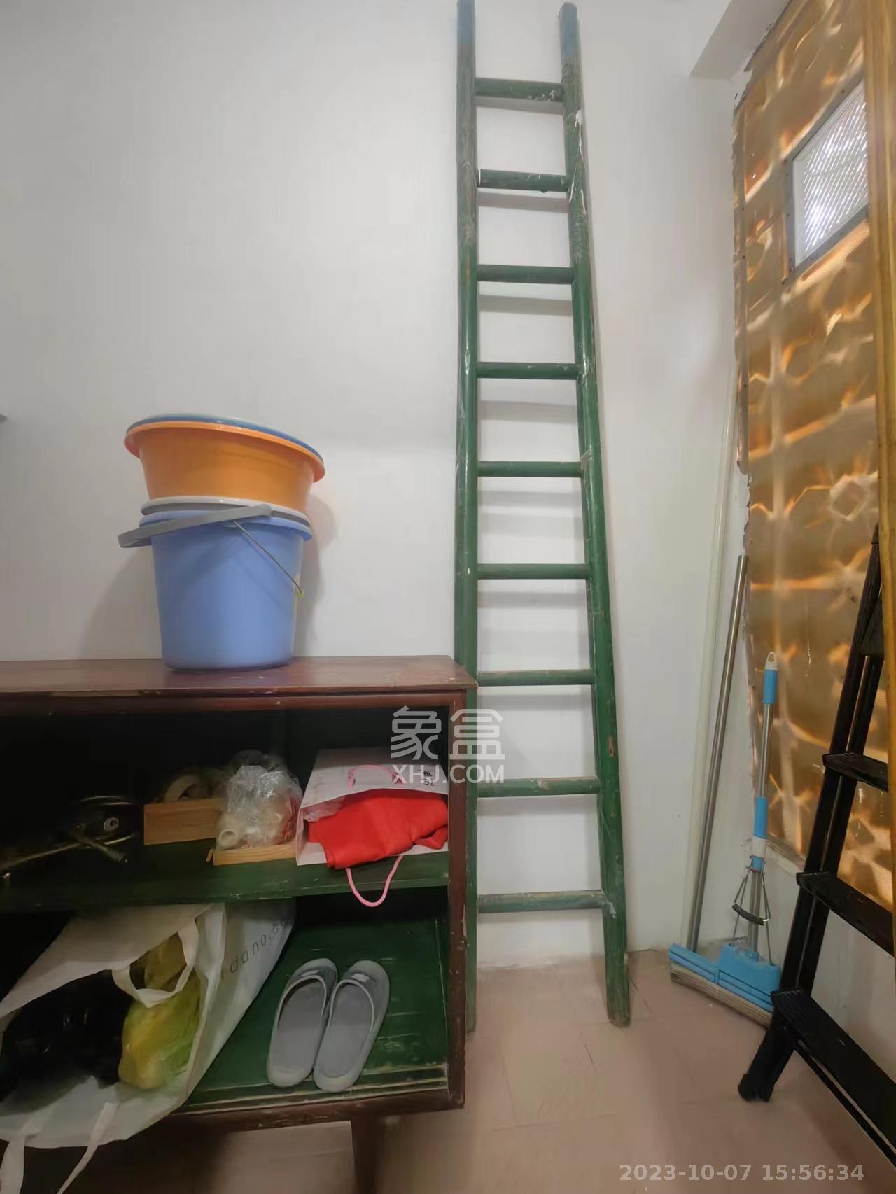 湘农桥社区  4室2厅2卫   3500.00元/月室内图
