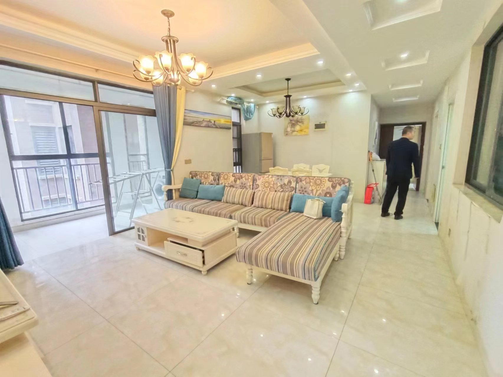 湘银星城 4室2厅2卫 69.0万 湘银星城 4室2厅2卫 69.0万室内图