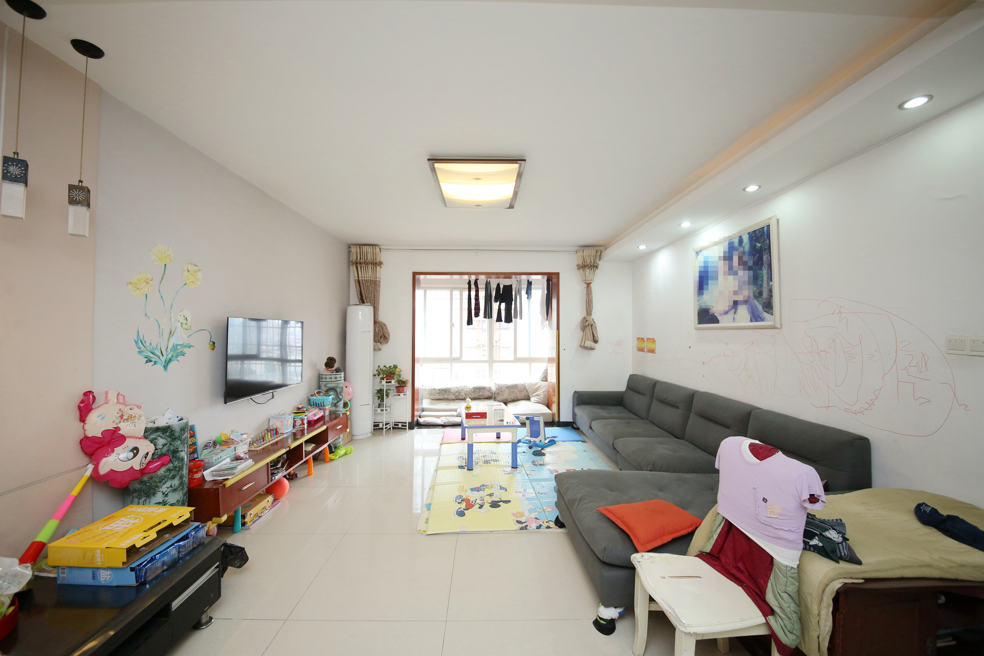 东门壹号家园  3室2厅2卫   145.00万客厅