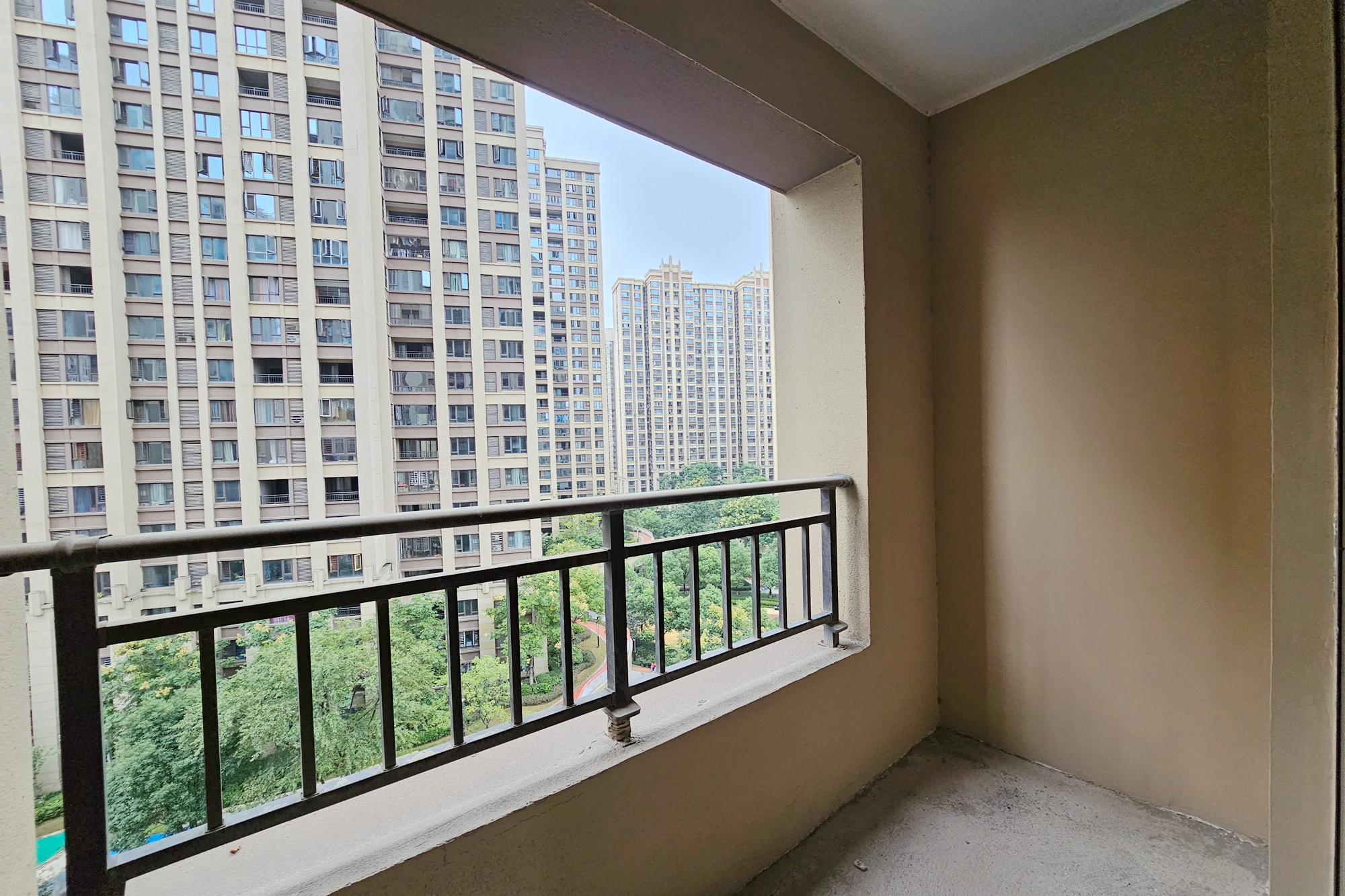 阳光城尚东湾青云苑 4室2厅2卫 137.0万 阳光城尚东湾青云苑 4室2厅2卫 137.0万其他